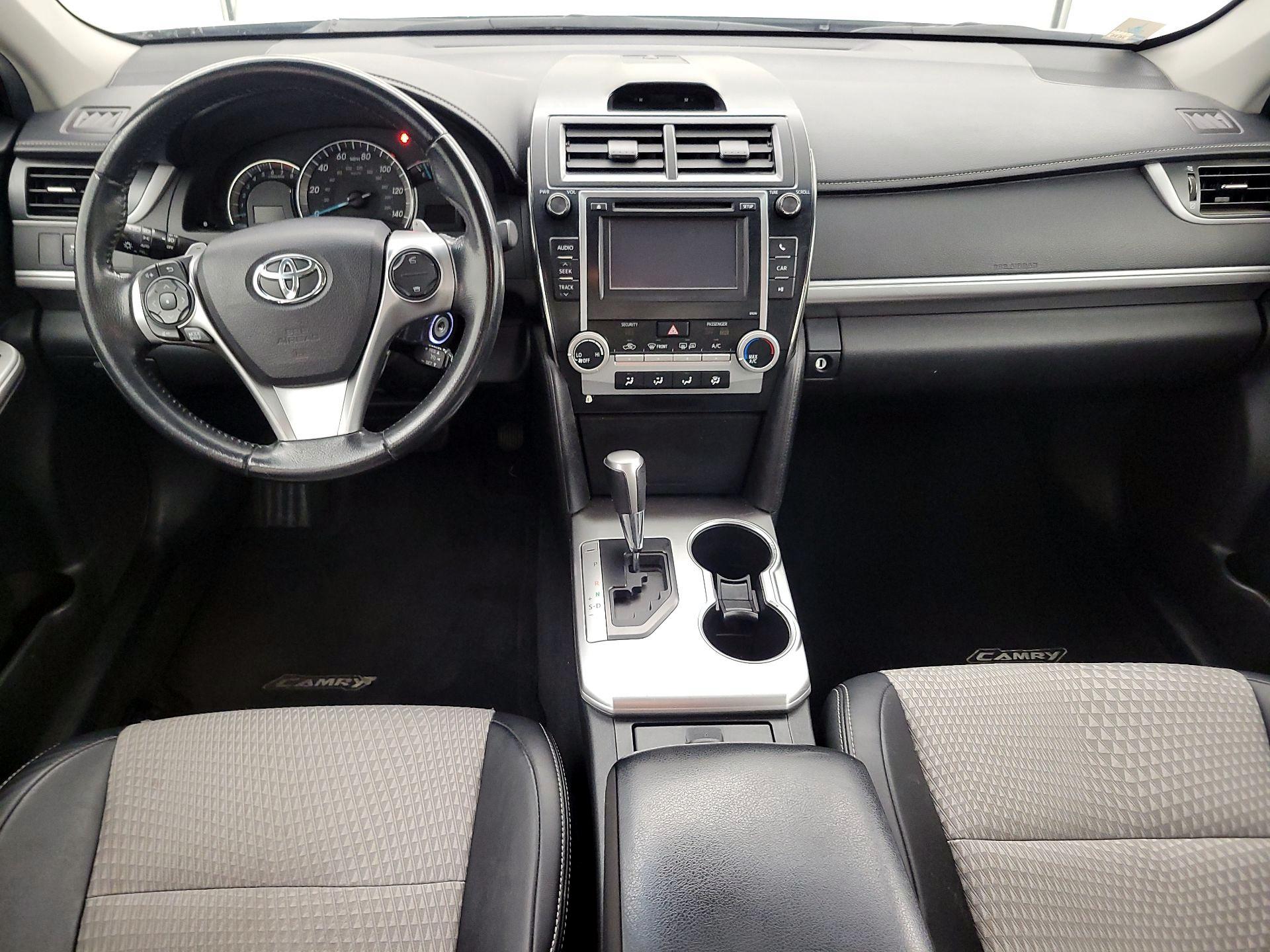 Thumbnail: 2014 Toyota Camry - 9