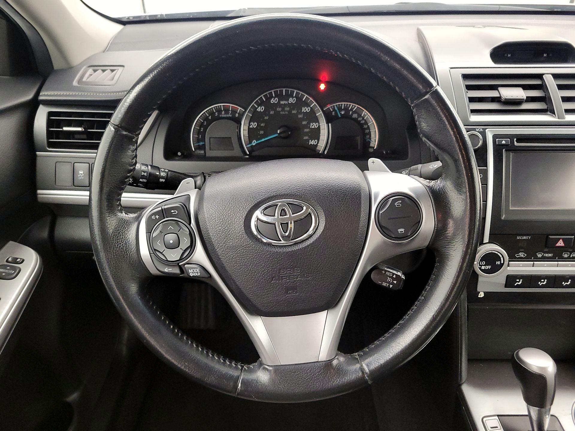 Thumbnail: 2014 Toyota Camry - 10