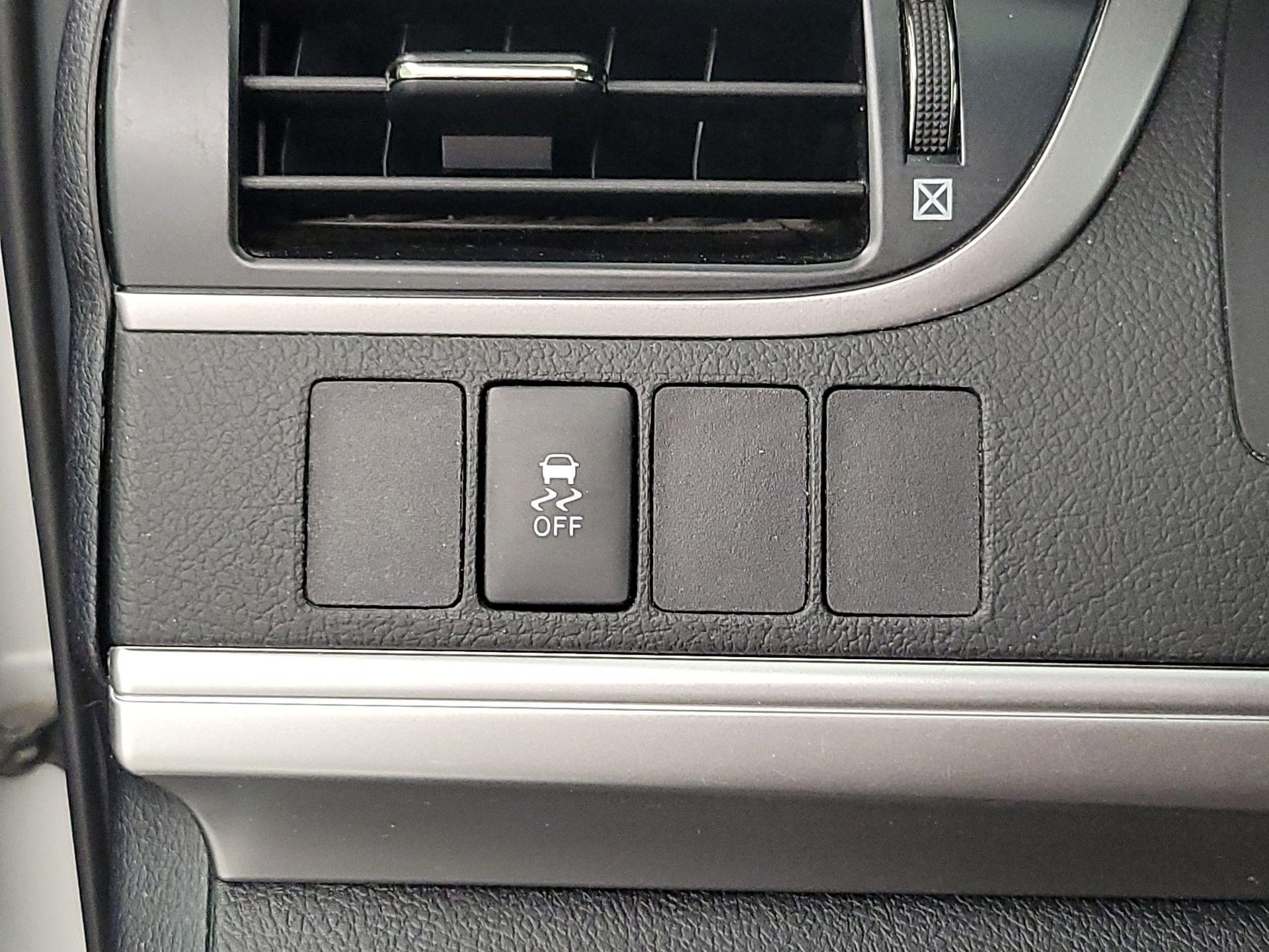 Thumbnail: 2014 Toyota Camry - 13
