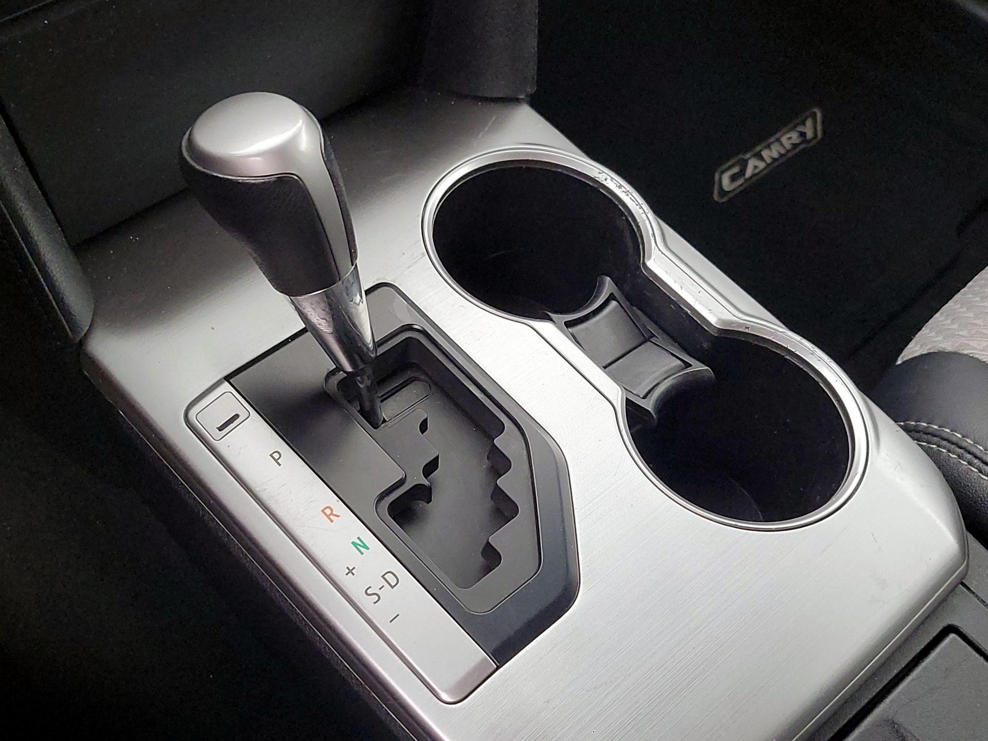 Thumbnail: 2014 Toyota Camry - 16