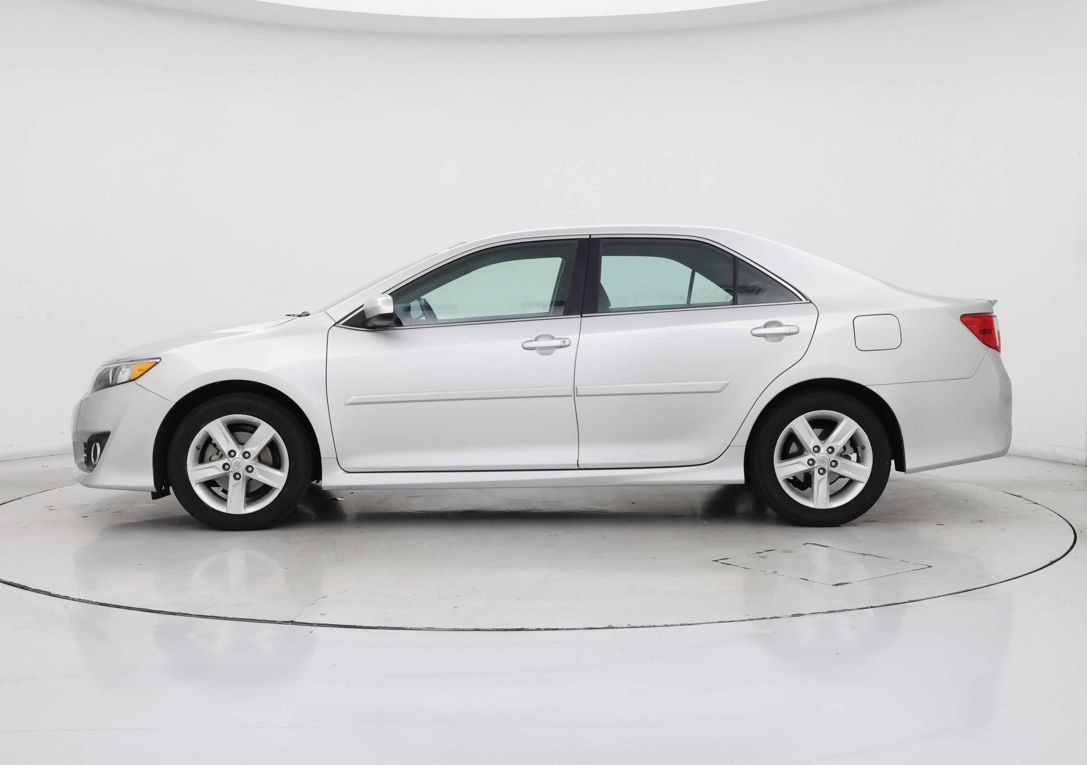 Thumbnail: 2014 Toyota Camry - 3