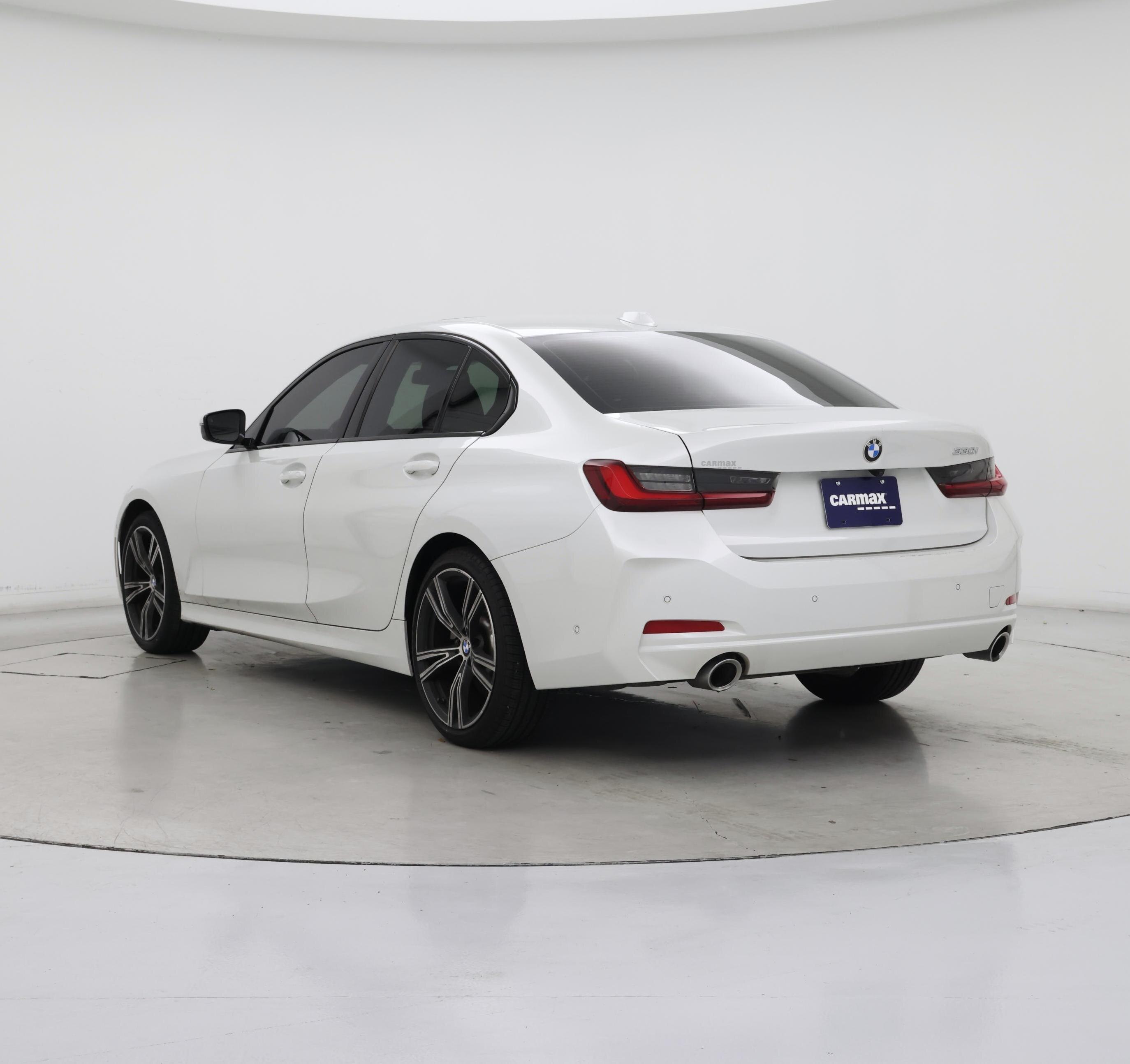 Thumbnail: 2023 BMW 3 Series - 2