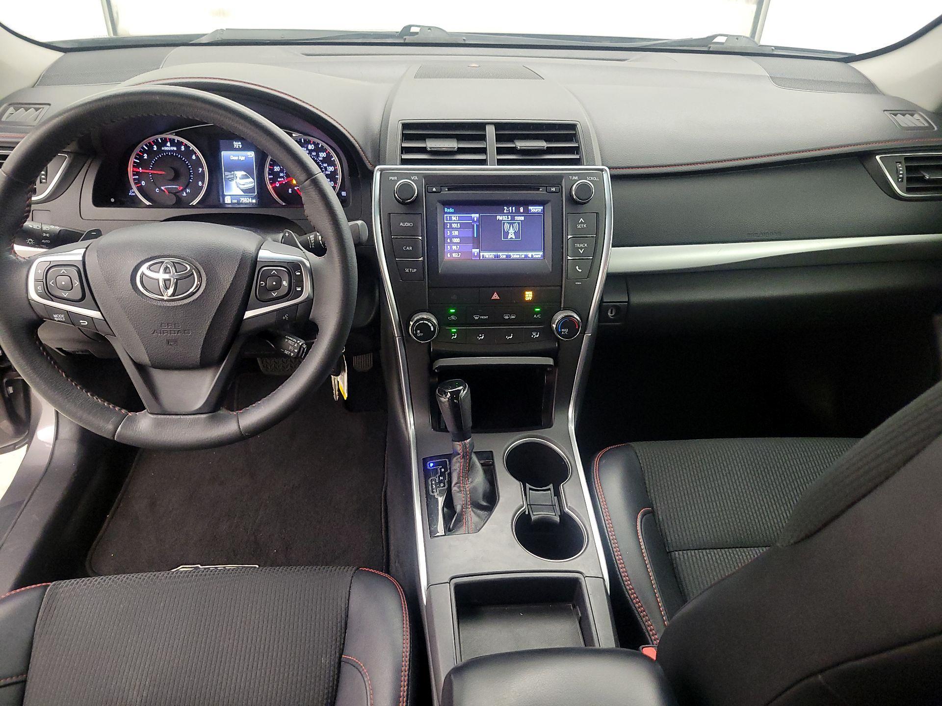 Thumbnail: 2017 Toyota Camry - 9