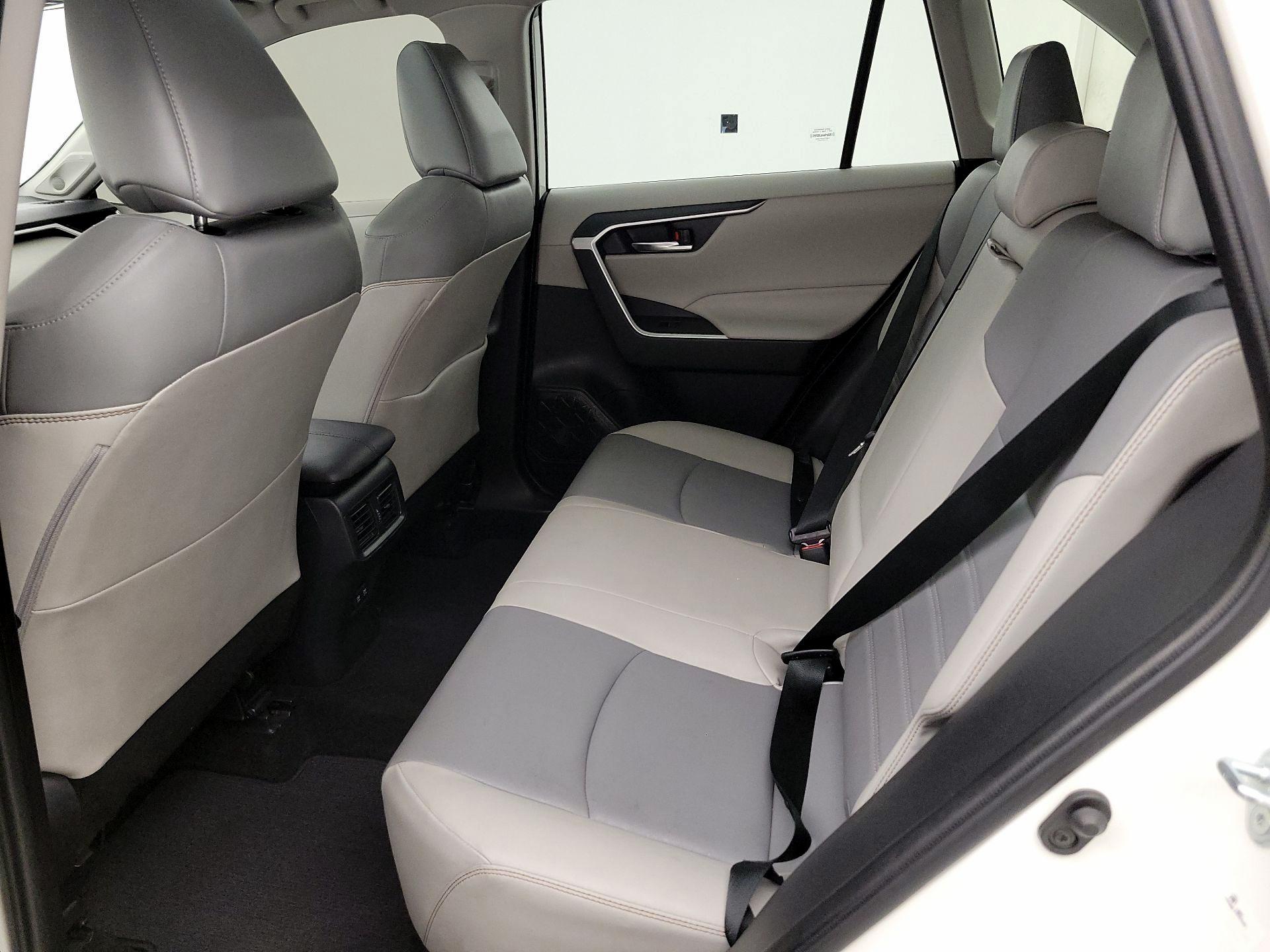 Thumbnail: 2021 Toyota RAV4 - 20