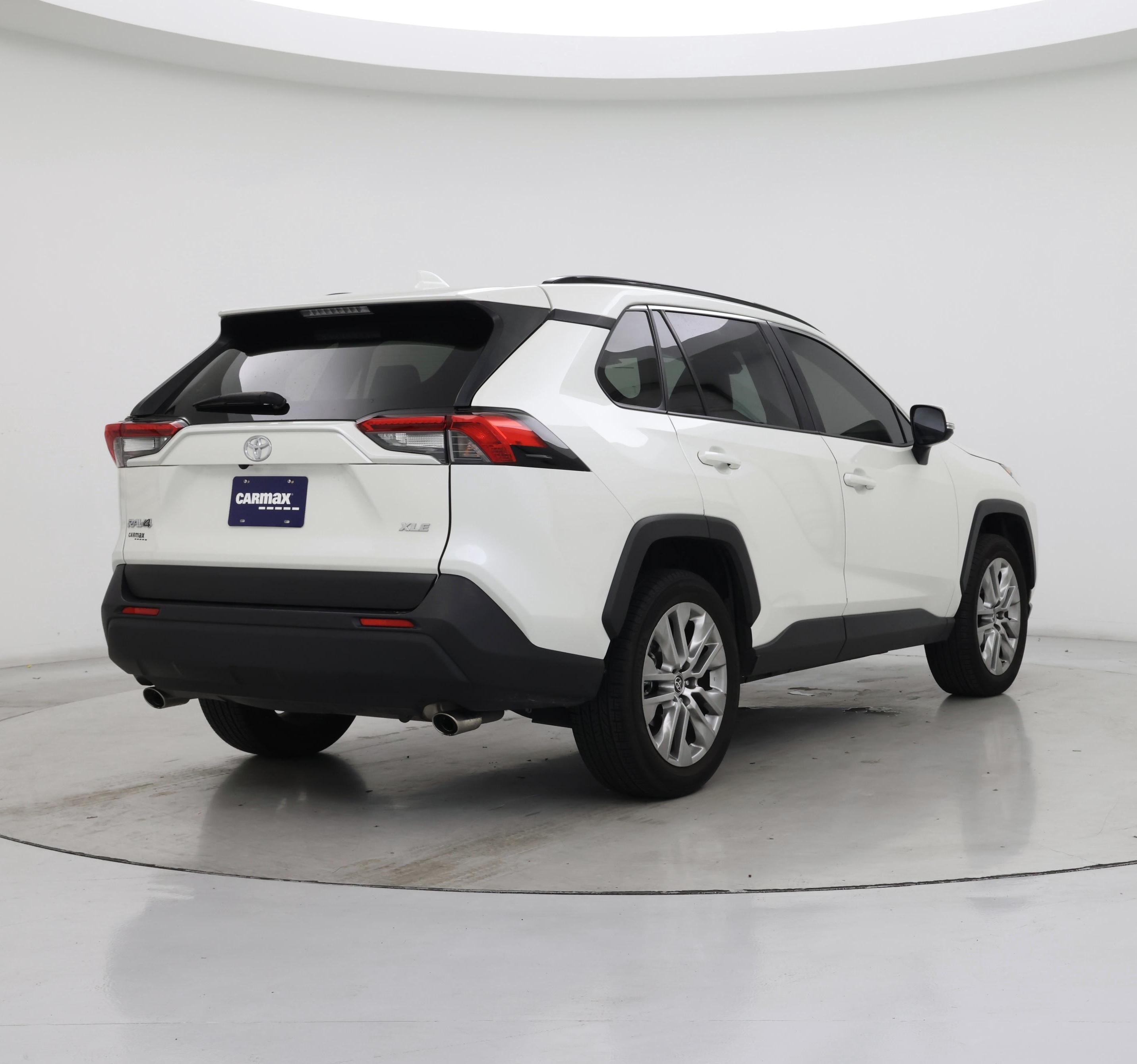 Thumbnail: 2021 Toyota RAV4 - 8