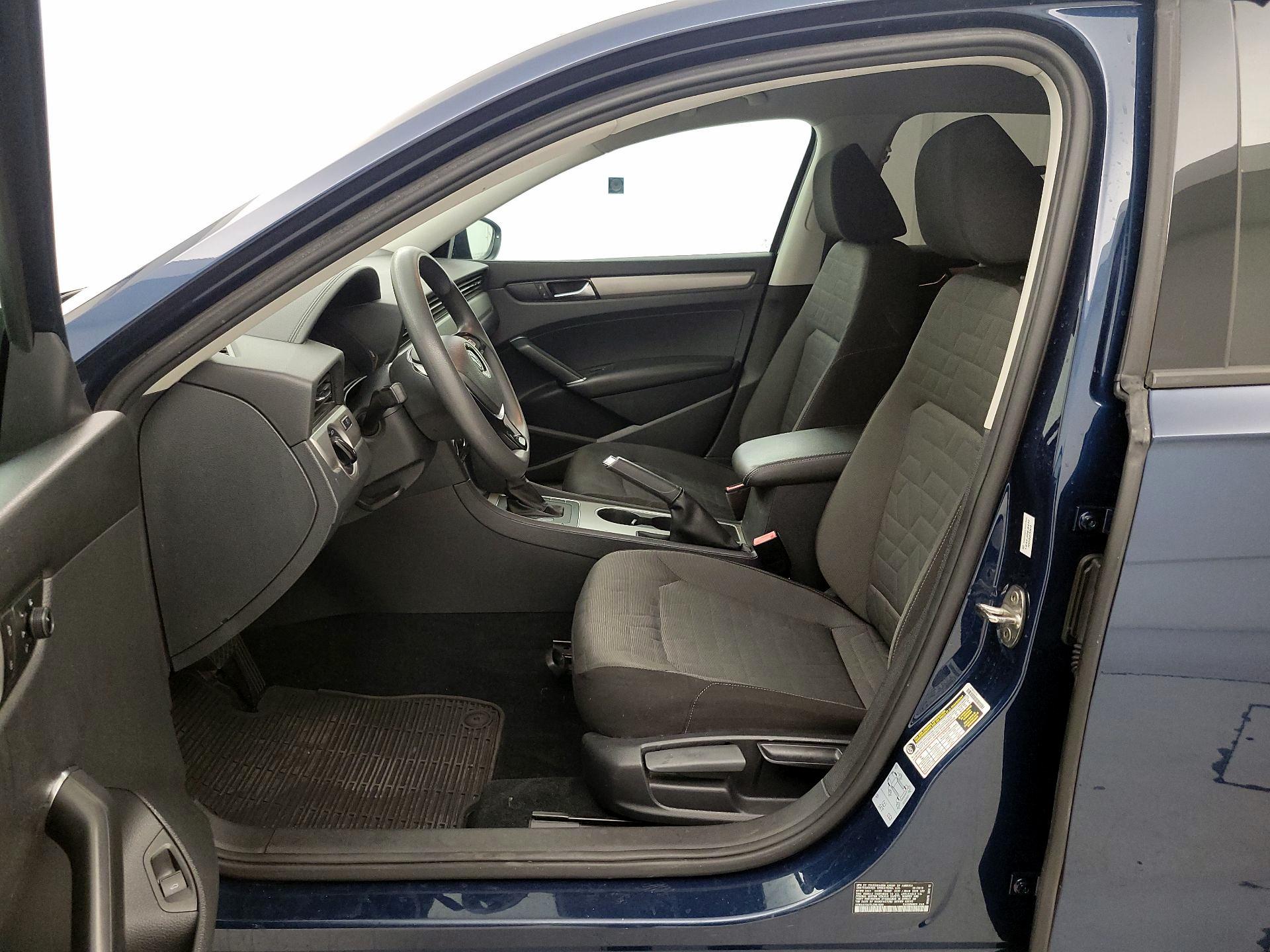 Thumbnail: 2020 Volkswagen Passat - 11