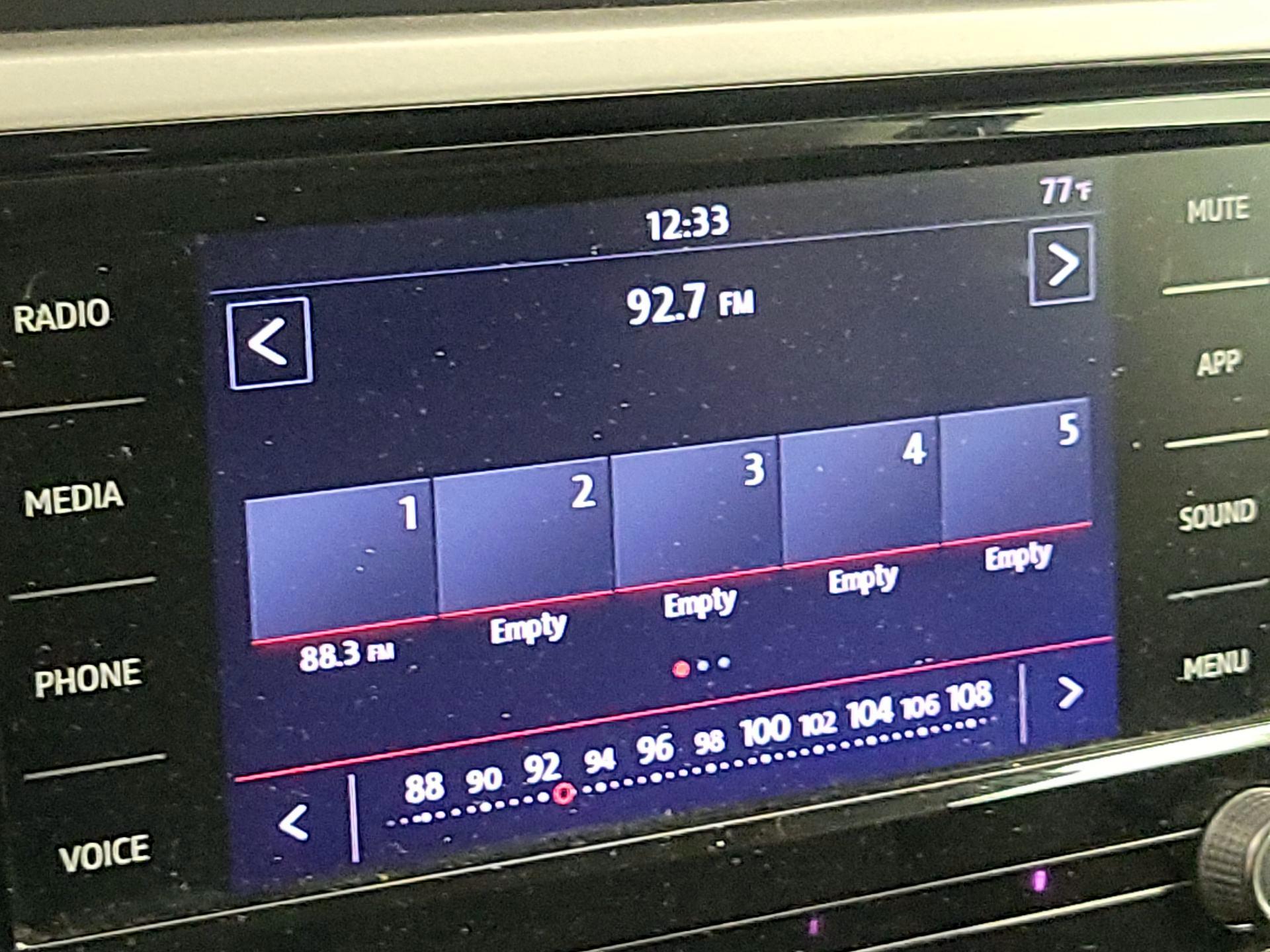 Thumbnail: 2020 Volkswagen Passat - 15