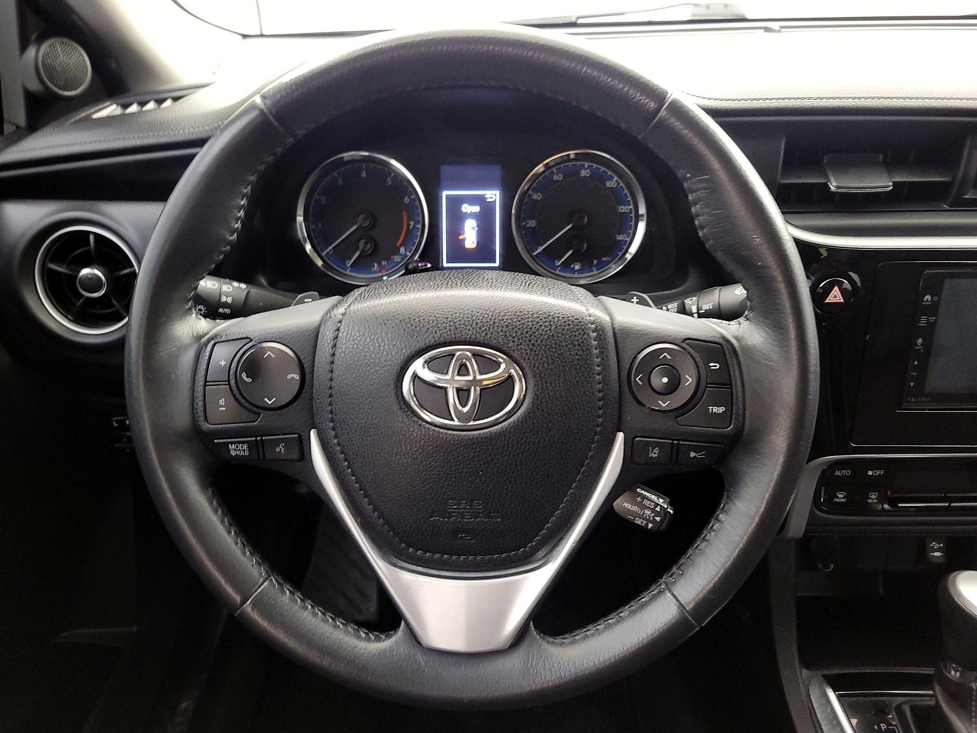 Thumbnail: 2017 Toyota Corolla - 10