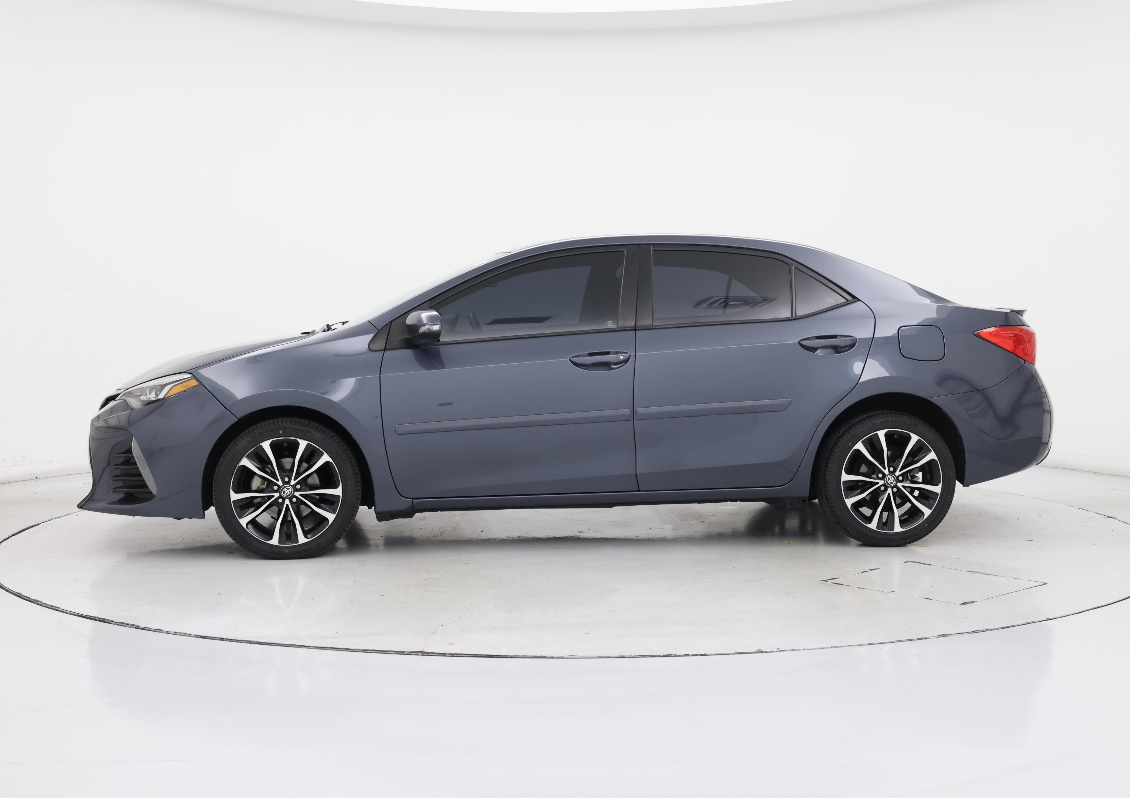 Thumbnail: 2017 Toyota Corolla - 3