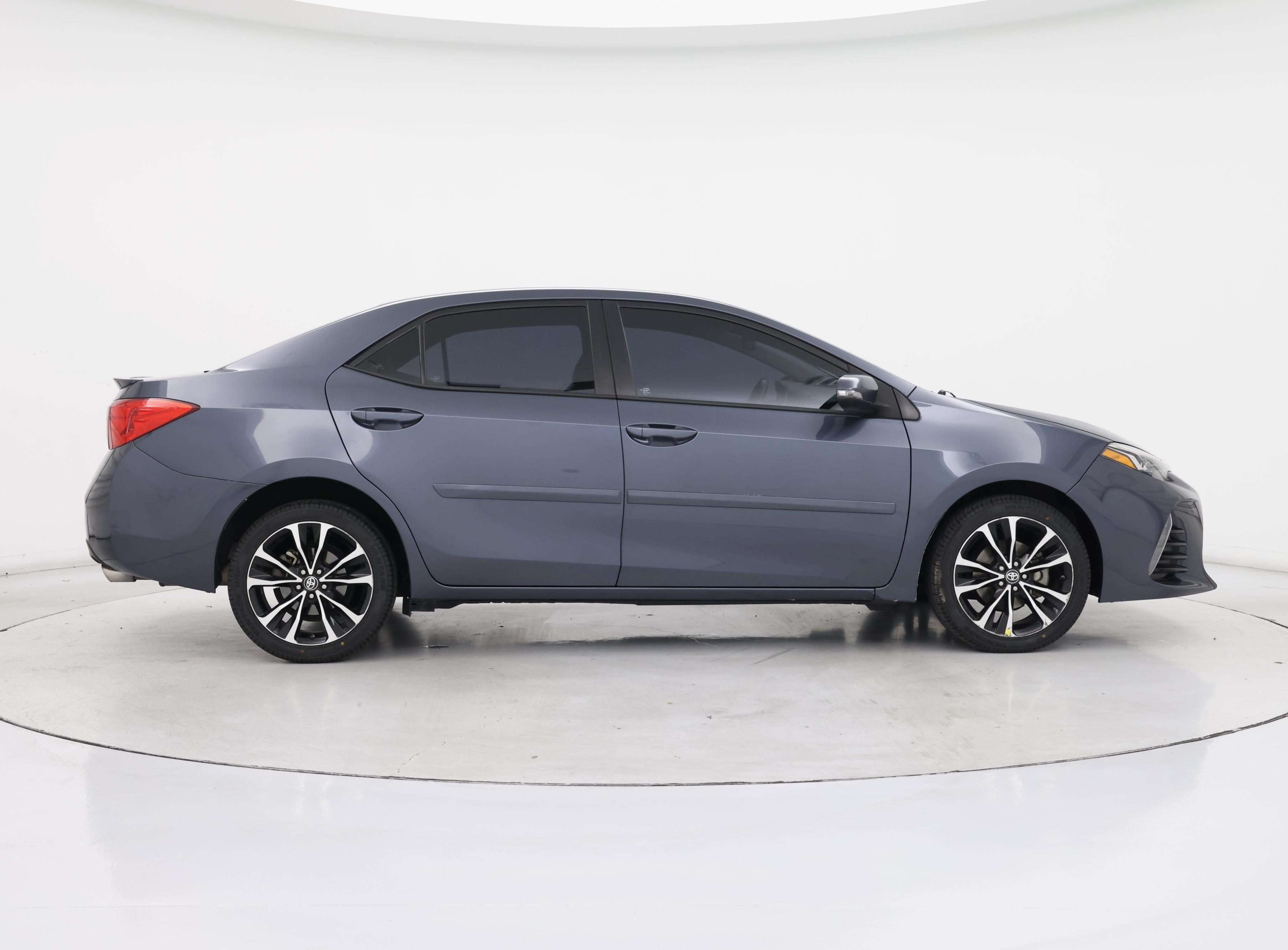 Thumbnail: 2017 Toyota Corolla - 7