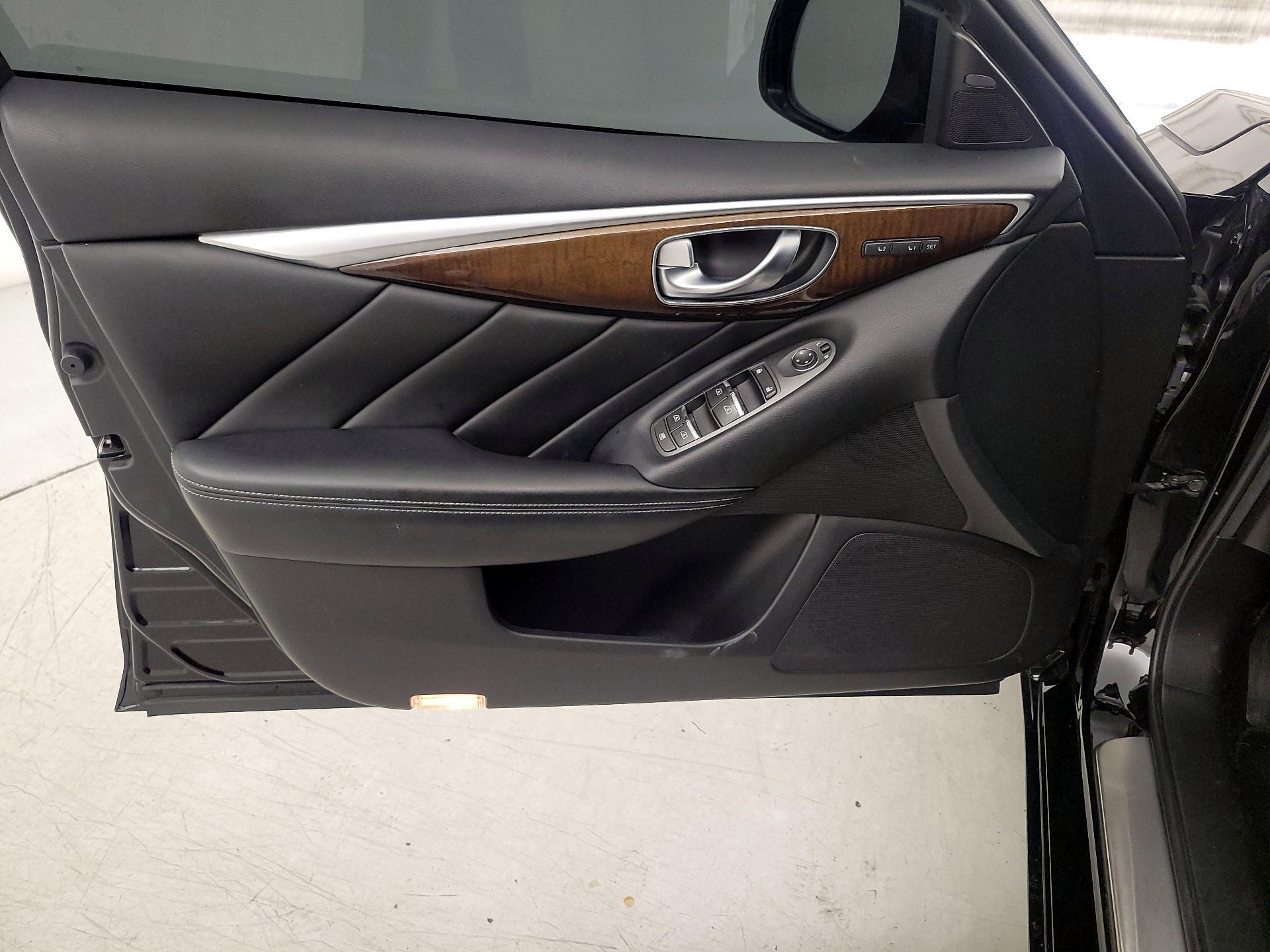 Thumbnail: 2015 INFINITI Q50 - 12