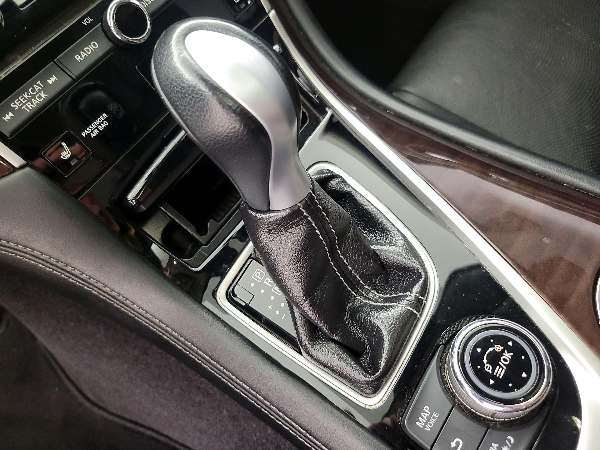 Thumbnail: 2015 INFINITI Q50 - 18