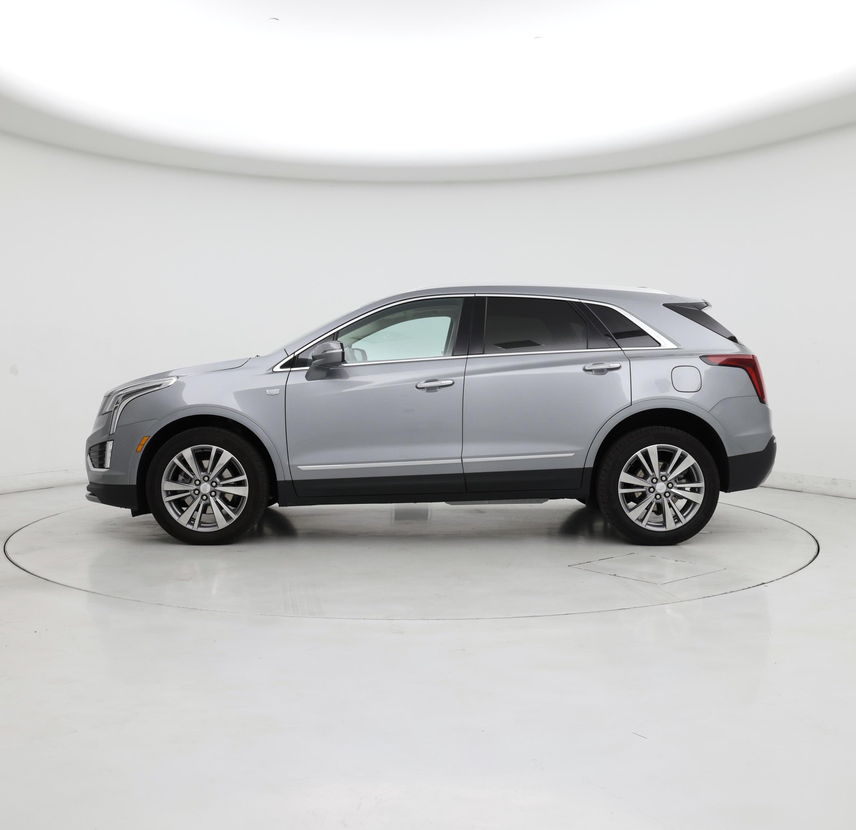 Thumbnail: 2024 Cadillac XT5 - 3