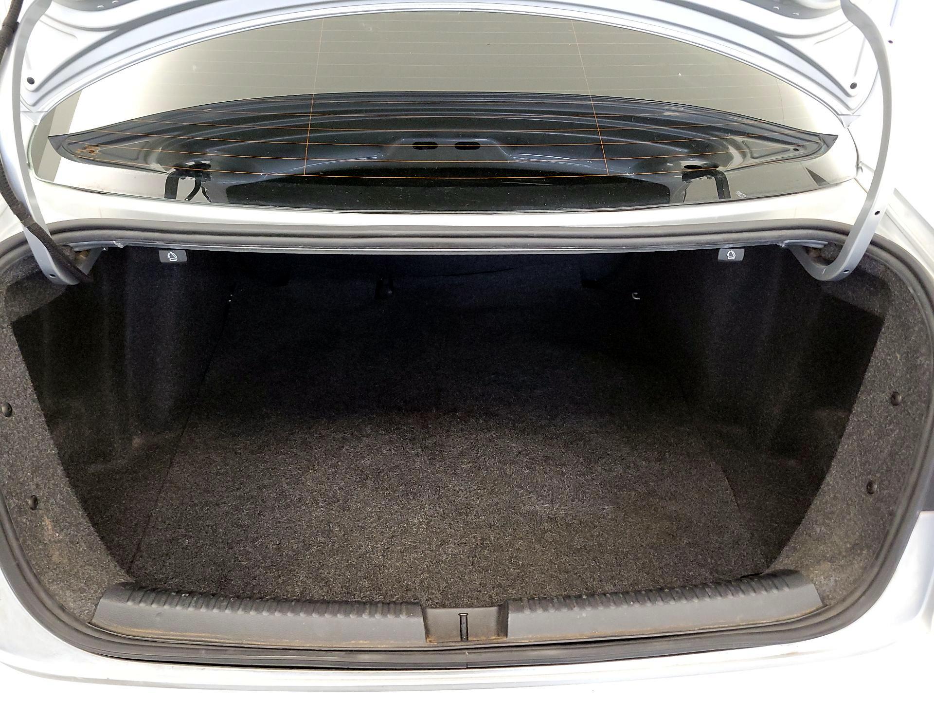 Thumbnail: 2015 Volkswagen Jetta - 19