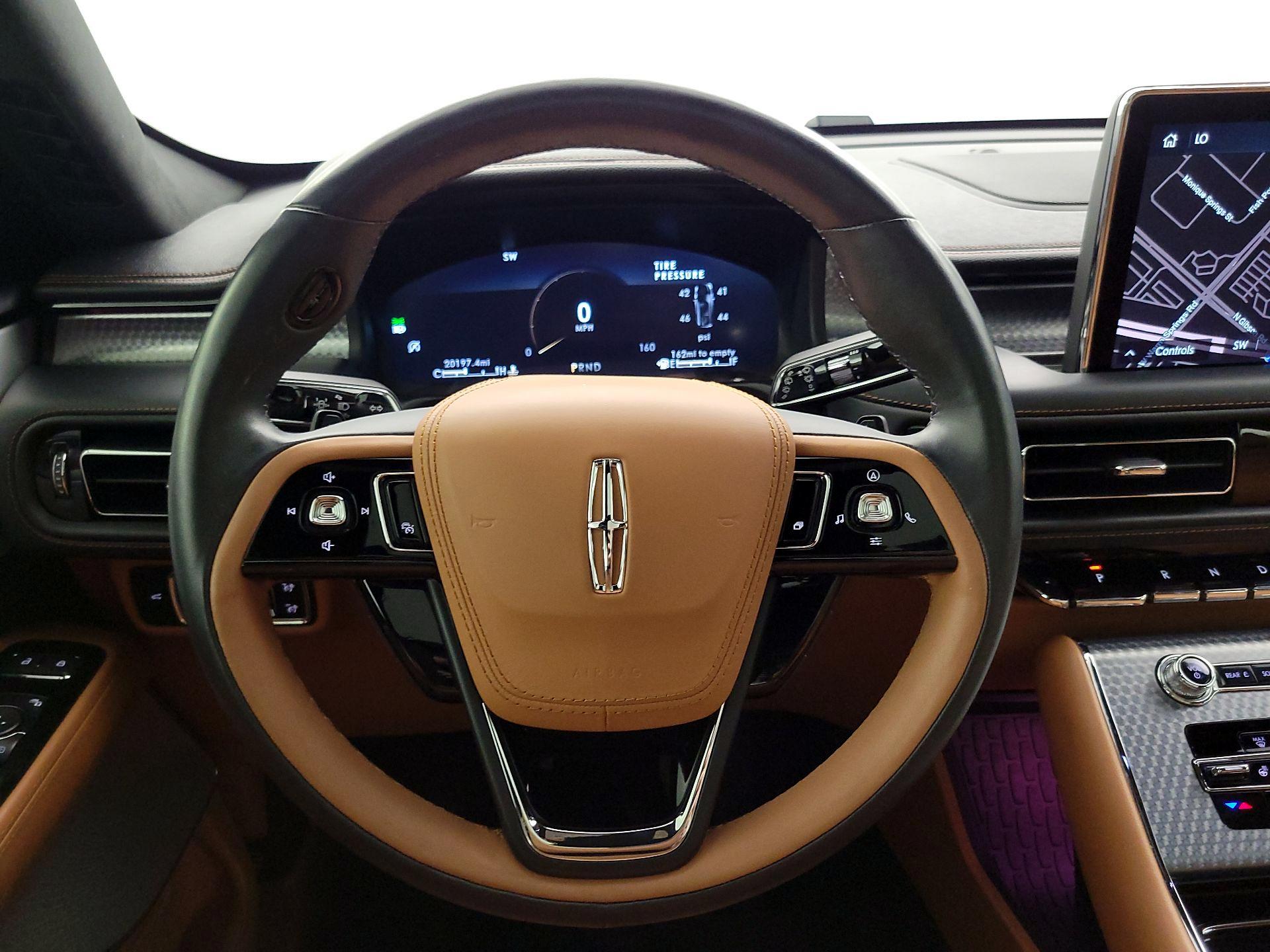 Thumbnail: 2023 Lincoln Aviator - 10