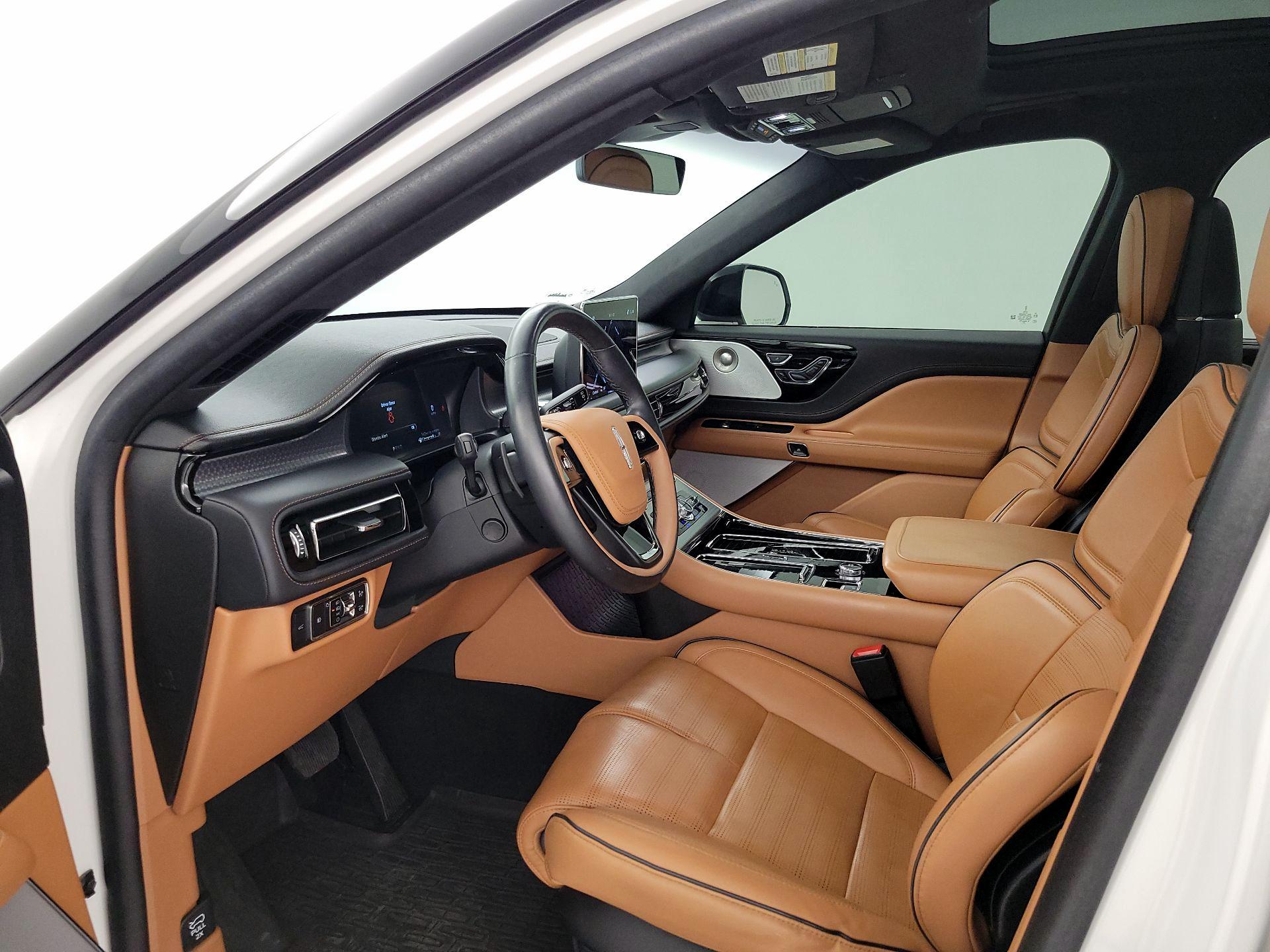 Thumbnail: 2023 Lincoln Aviator - 11