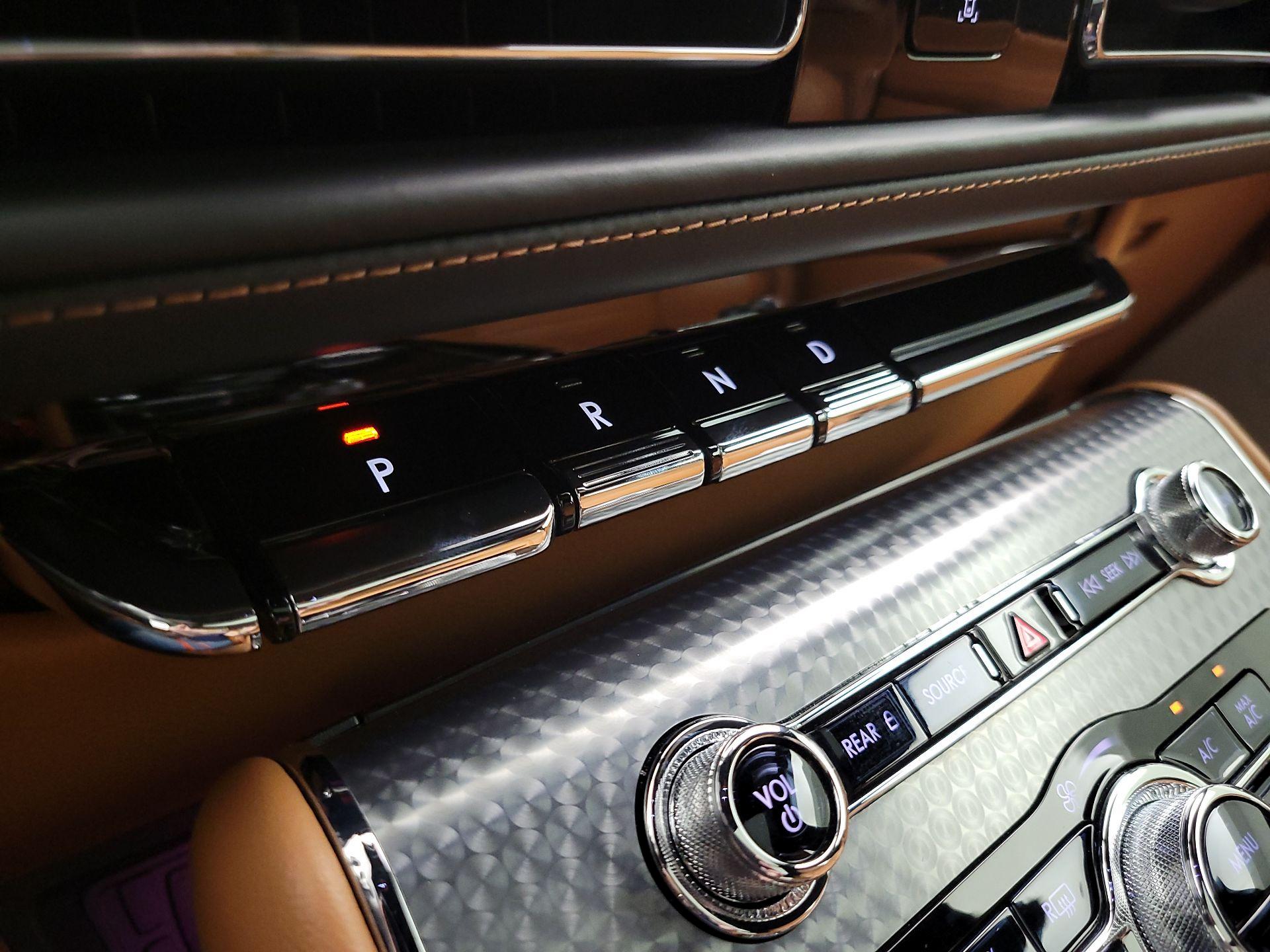 Thumbnail: 2023 Lincoln Aviator - 18