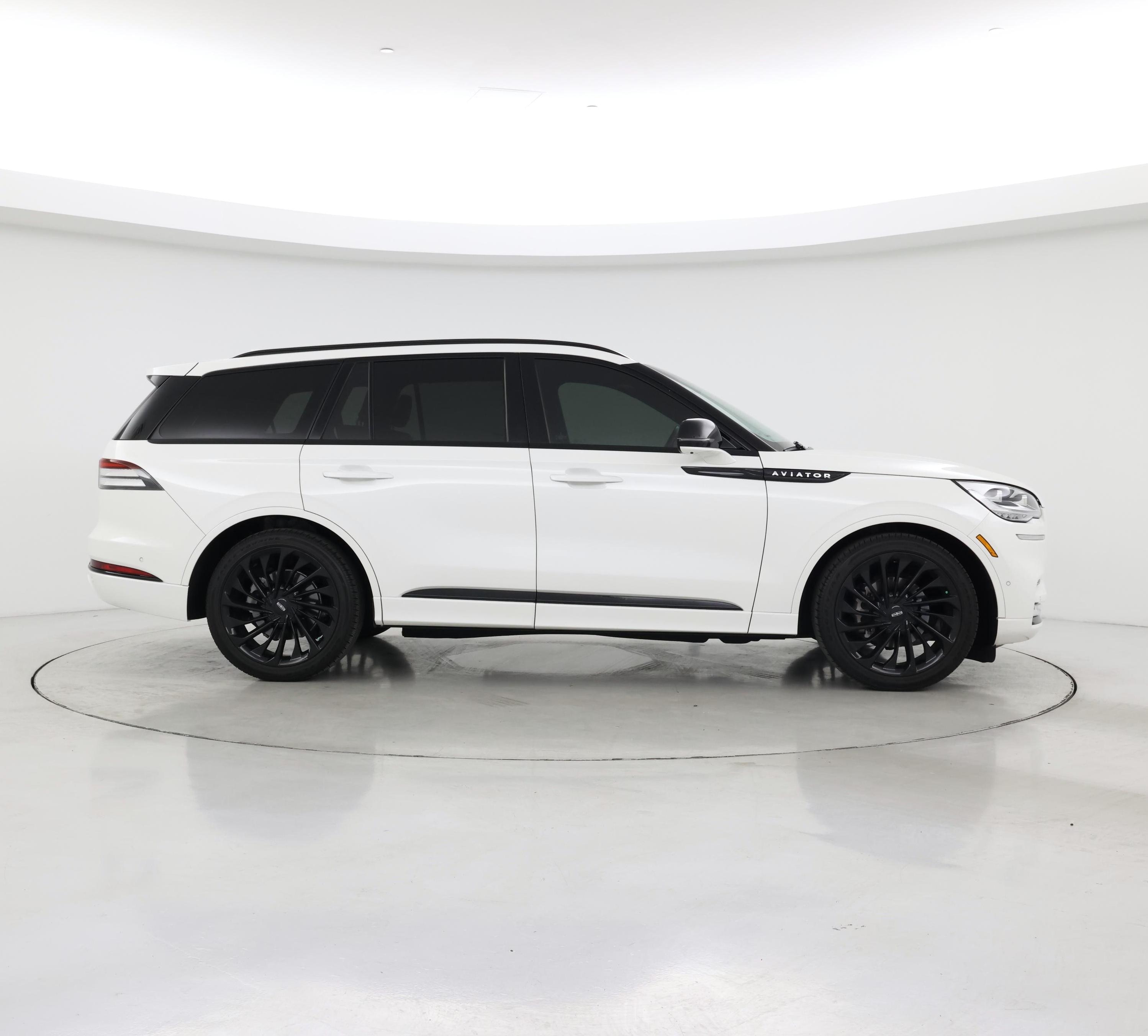 Thumbnail: 2023 Lincoln Aviator - 7