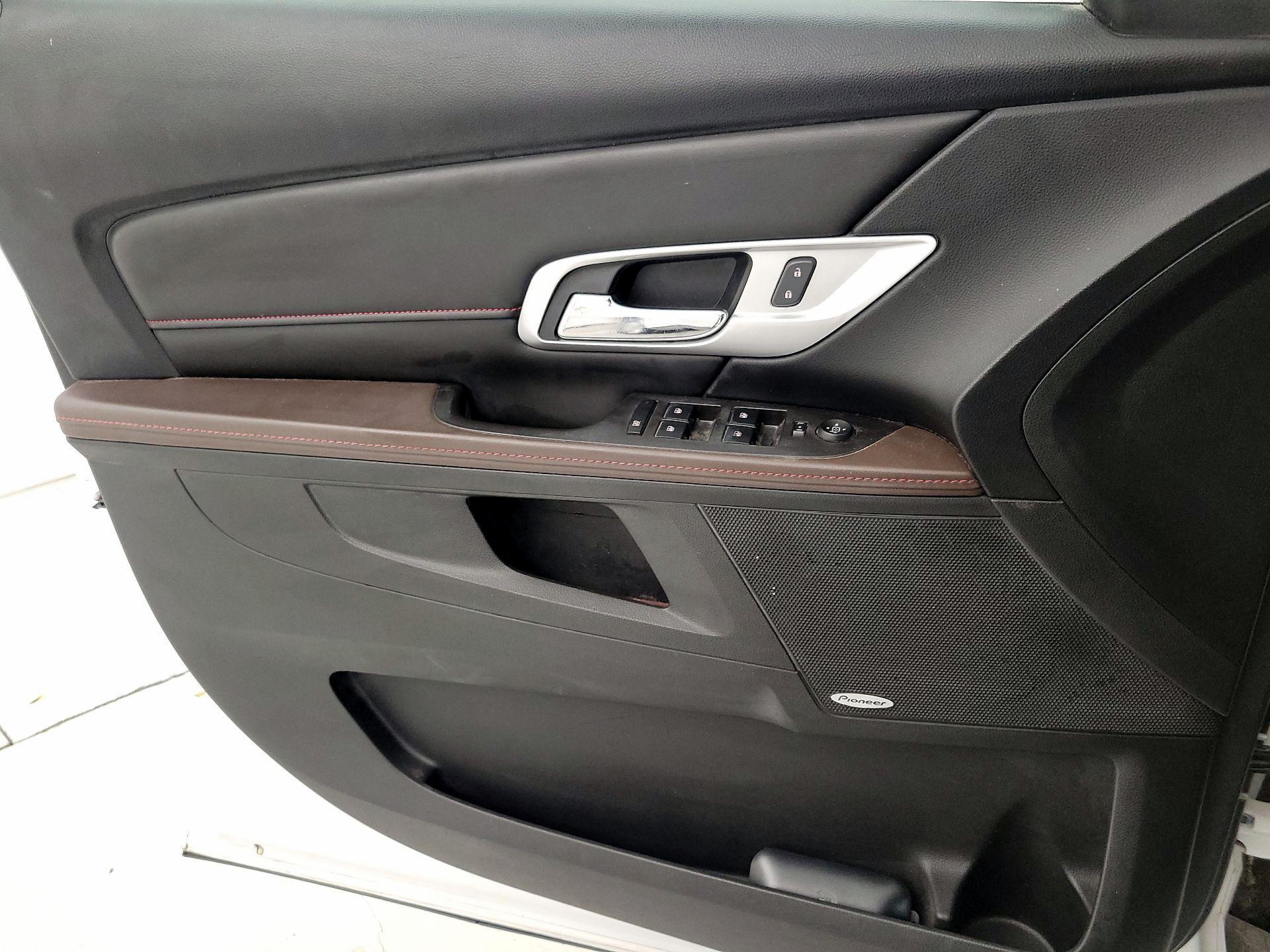 Thumbnail: 2015 GMC Terrain - 12