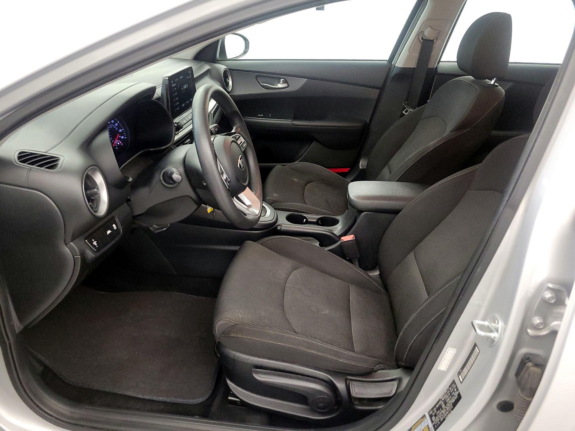 Thumbnail: 2019 Kia Forte - 11