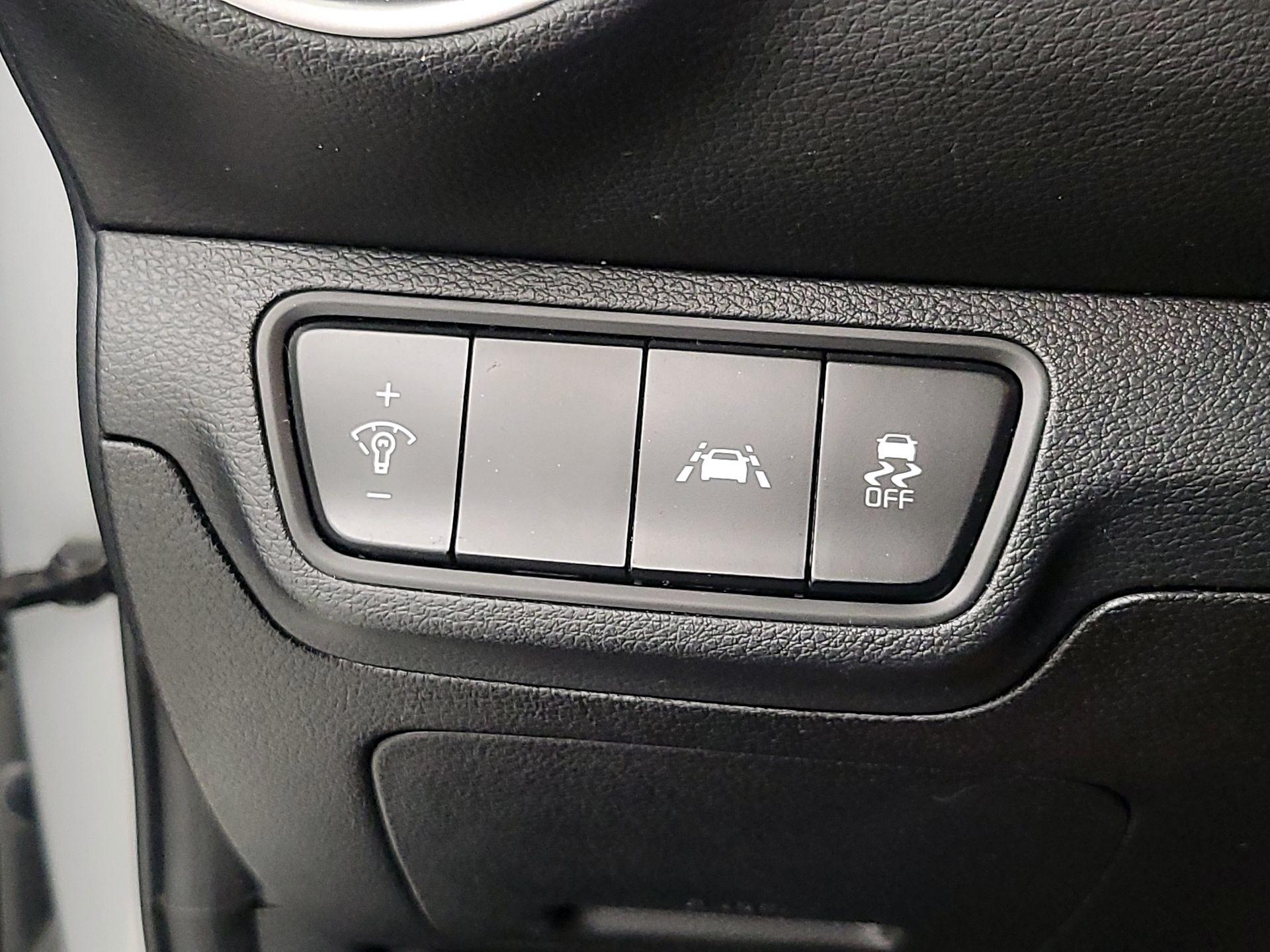 Thumbnail: 2019 Kia Forte - 13
