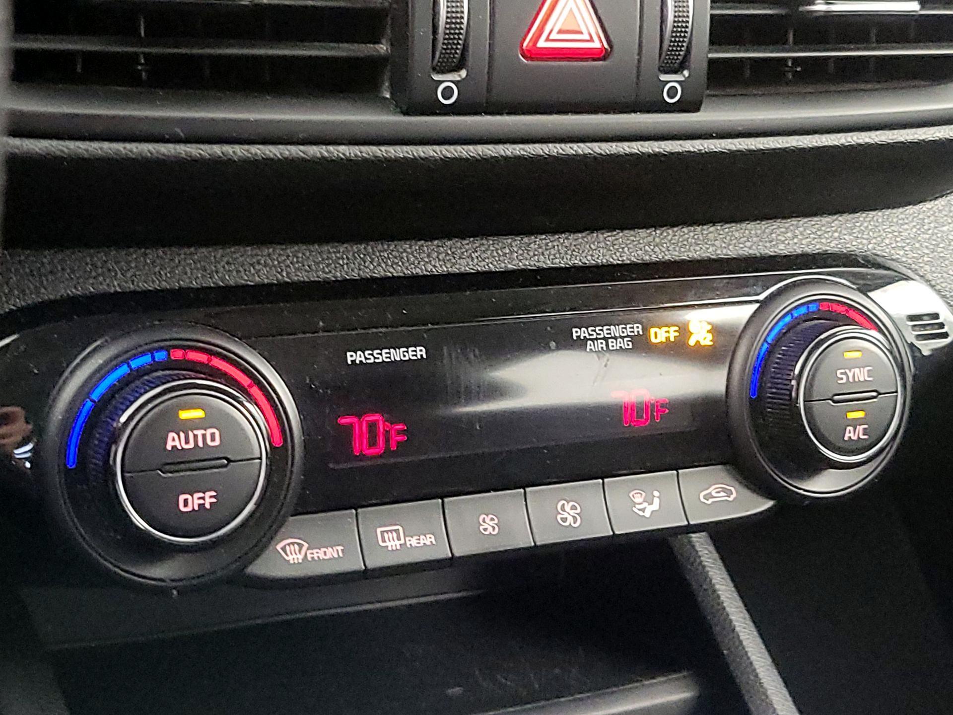 Thumbnail: 2019 Kia Forte - 16