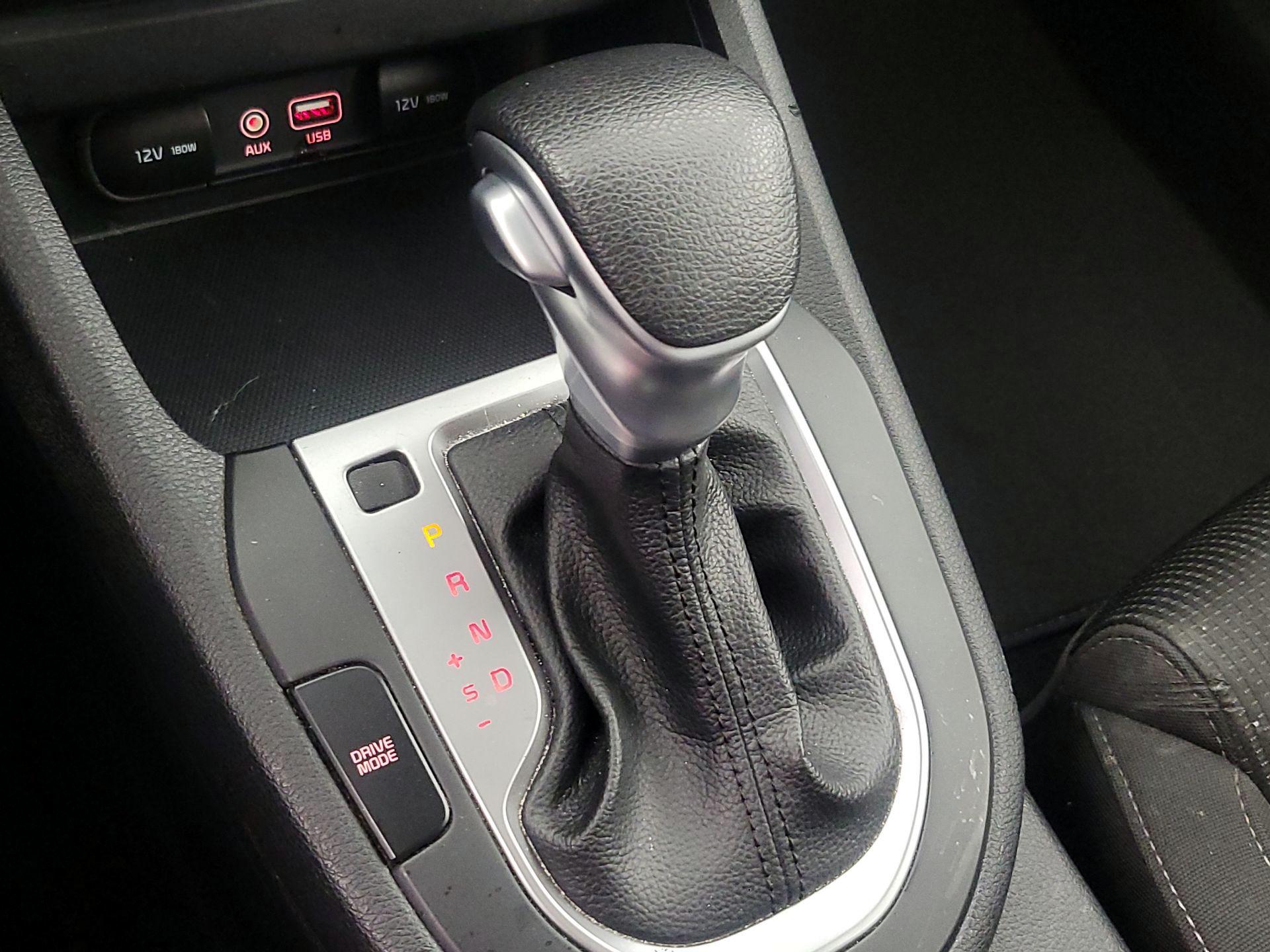 Thumbnail: 2019 Kia Forte - 17
