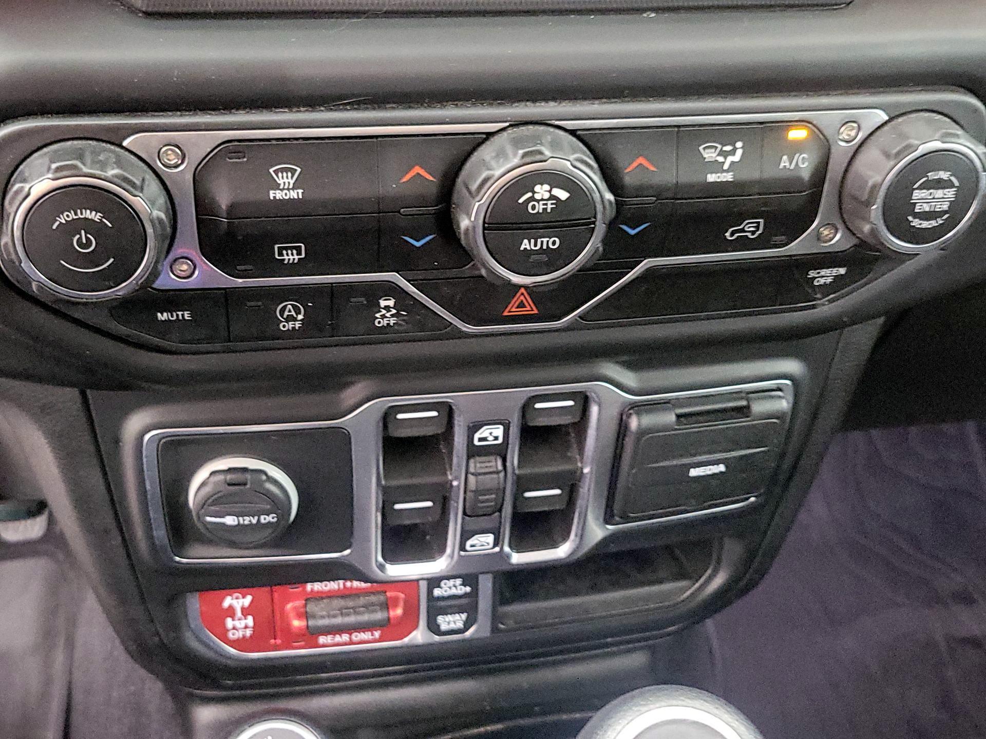 Thumbnail: 2021 Jeep Gladiator - 17