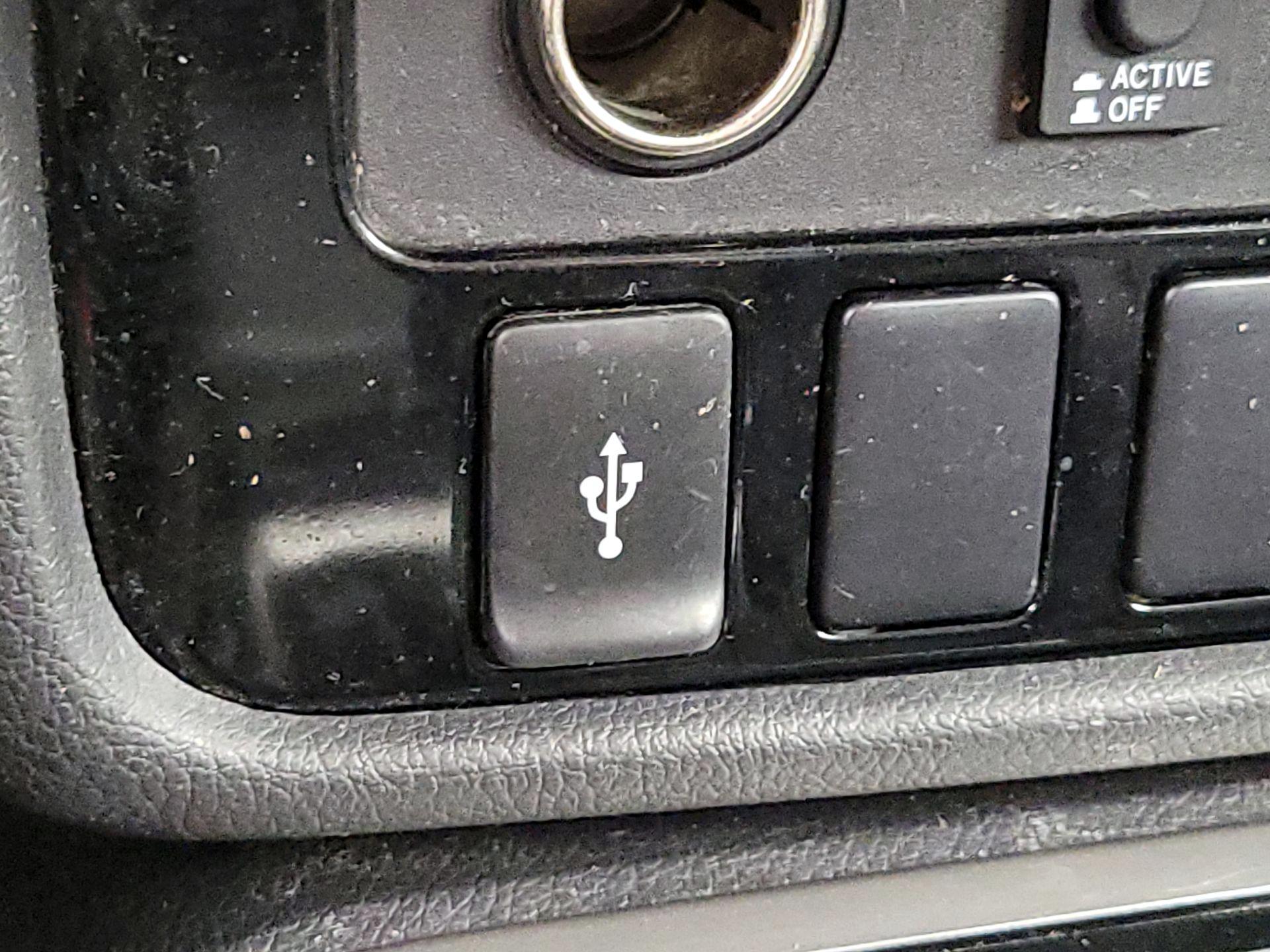 Thumbnail: 2019 Mitsubishi Outlander - 18