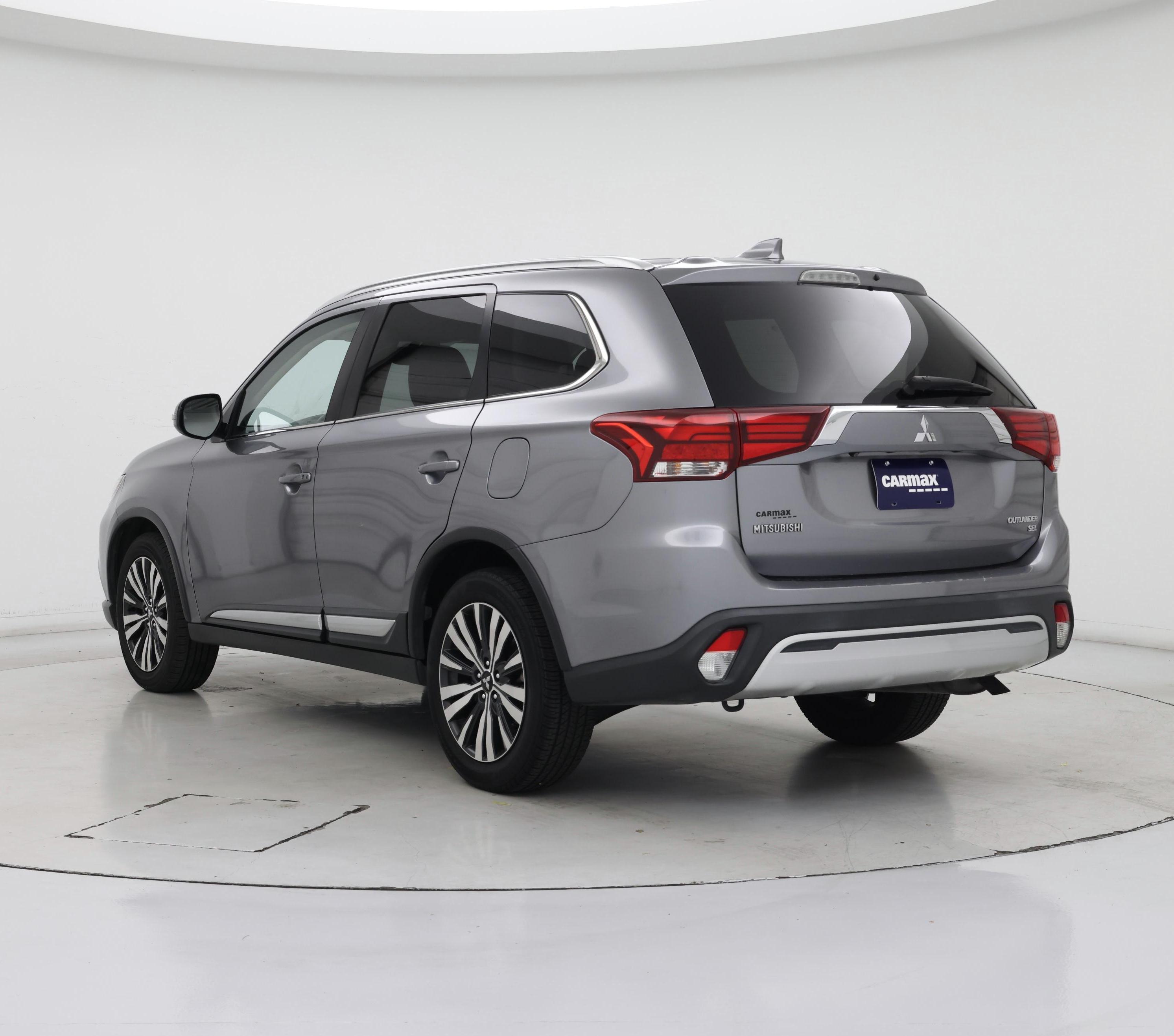 Thumbnail: 2019 Mitsubishi Outlander - 2