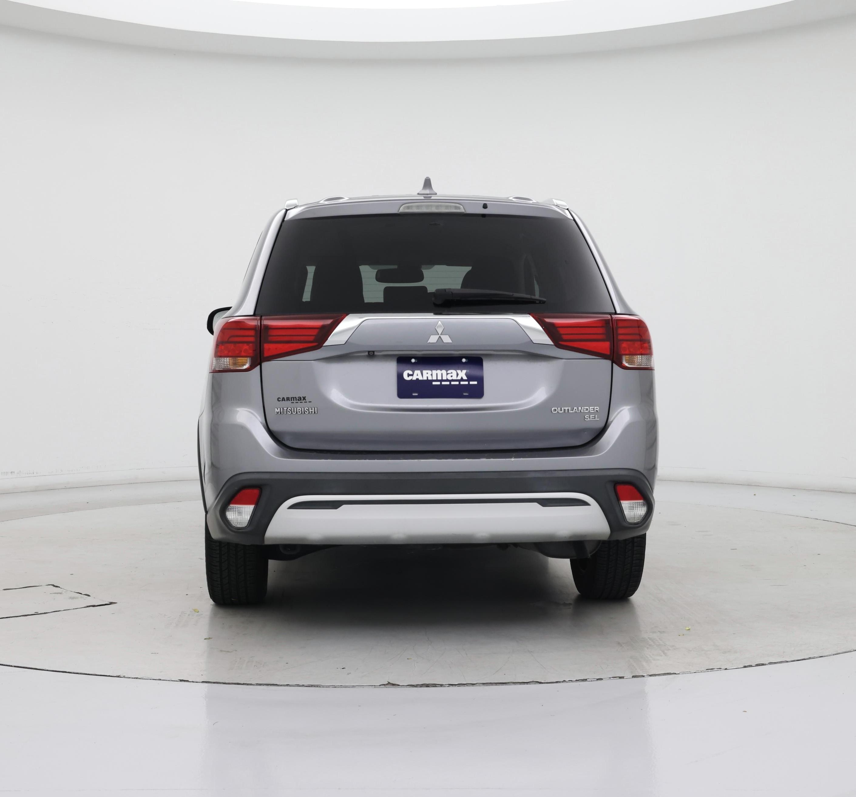 Thumbnail: 2019 Mitsubishi Outlander - 6