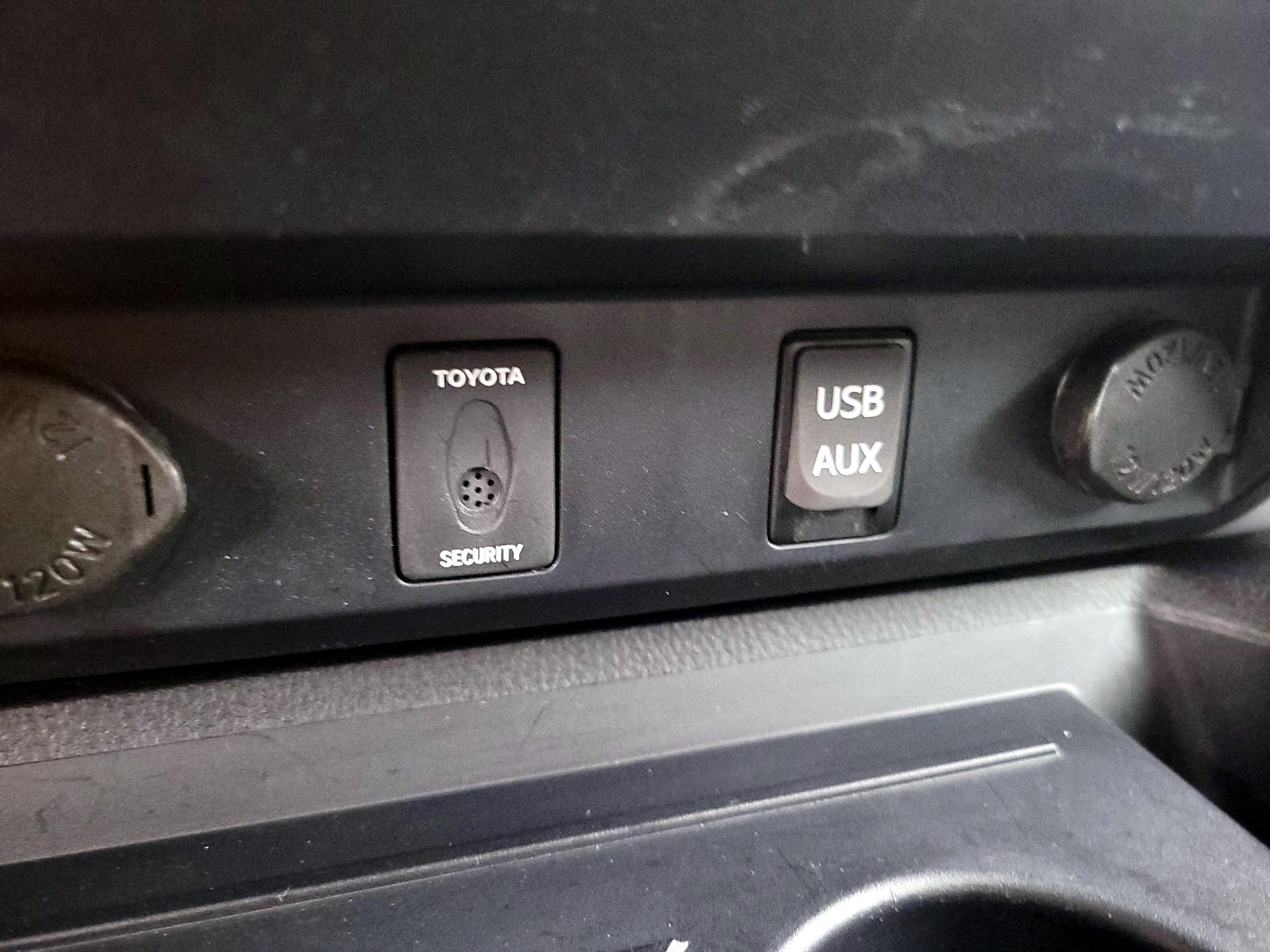 Thumbnail: 2017 Toyota Tundra - 18