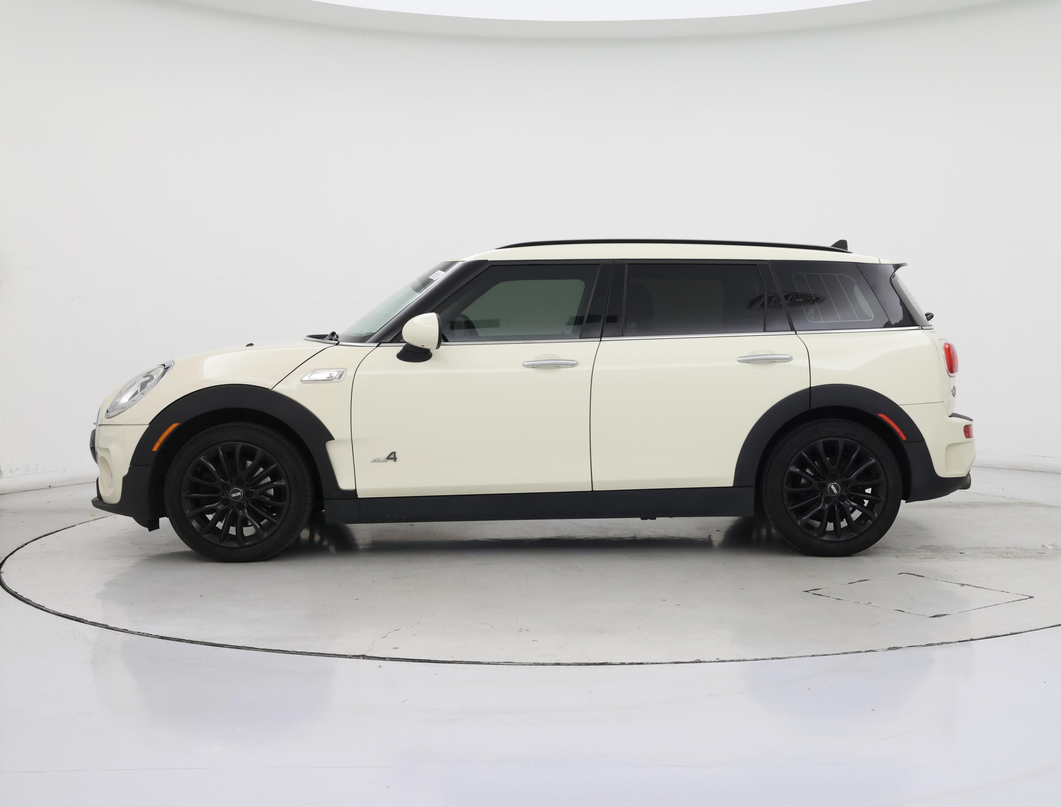 Thumbnail: 2017 MINI Cooper Clubman - 3