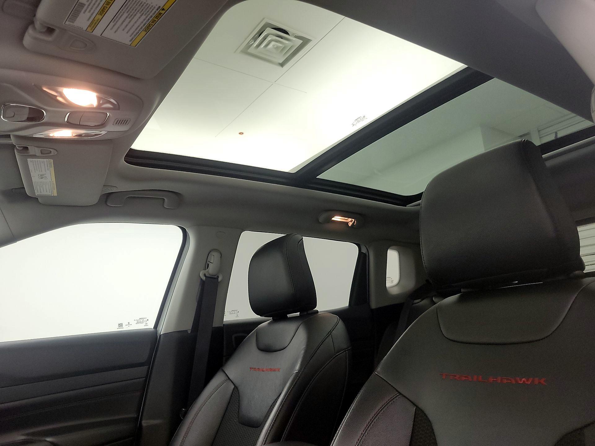 Thumbnail: 2022 Jeep Compass - 18