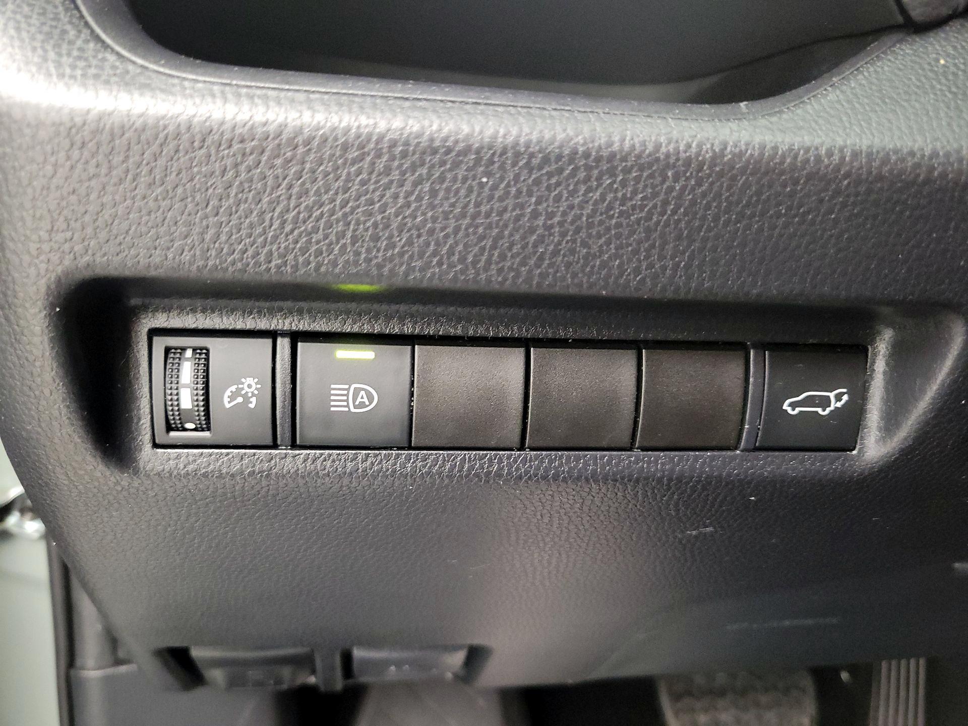 Thumbnail: 2019 Toyota RAV4 - 13