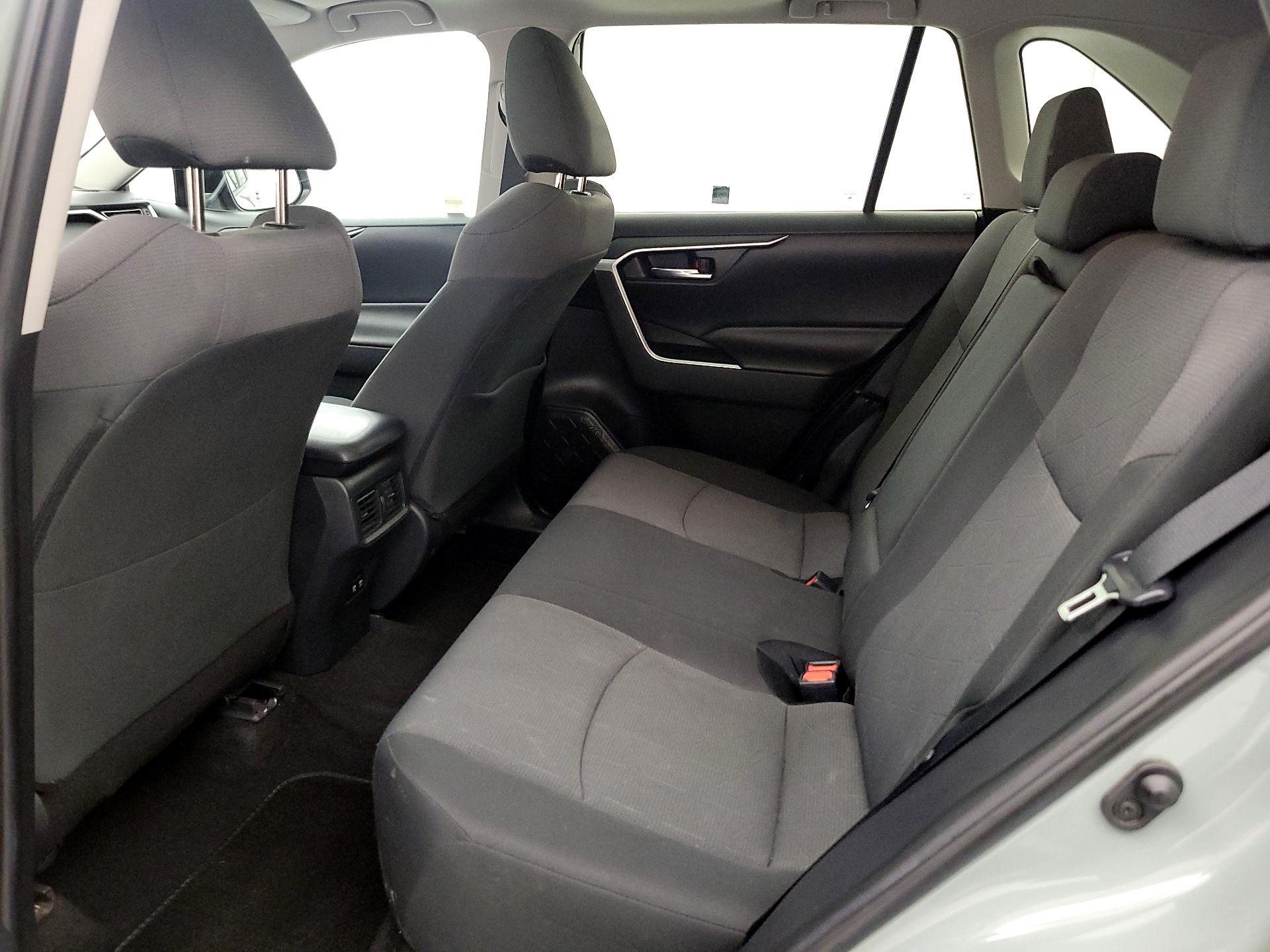Thumbnail: 2019 Toyota RAV4 - 20