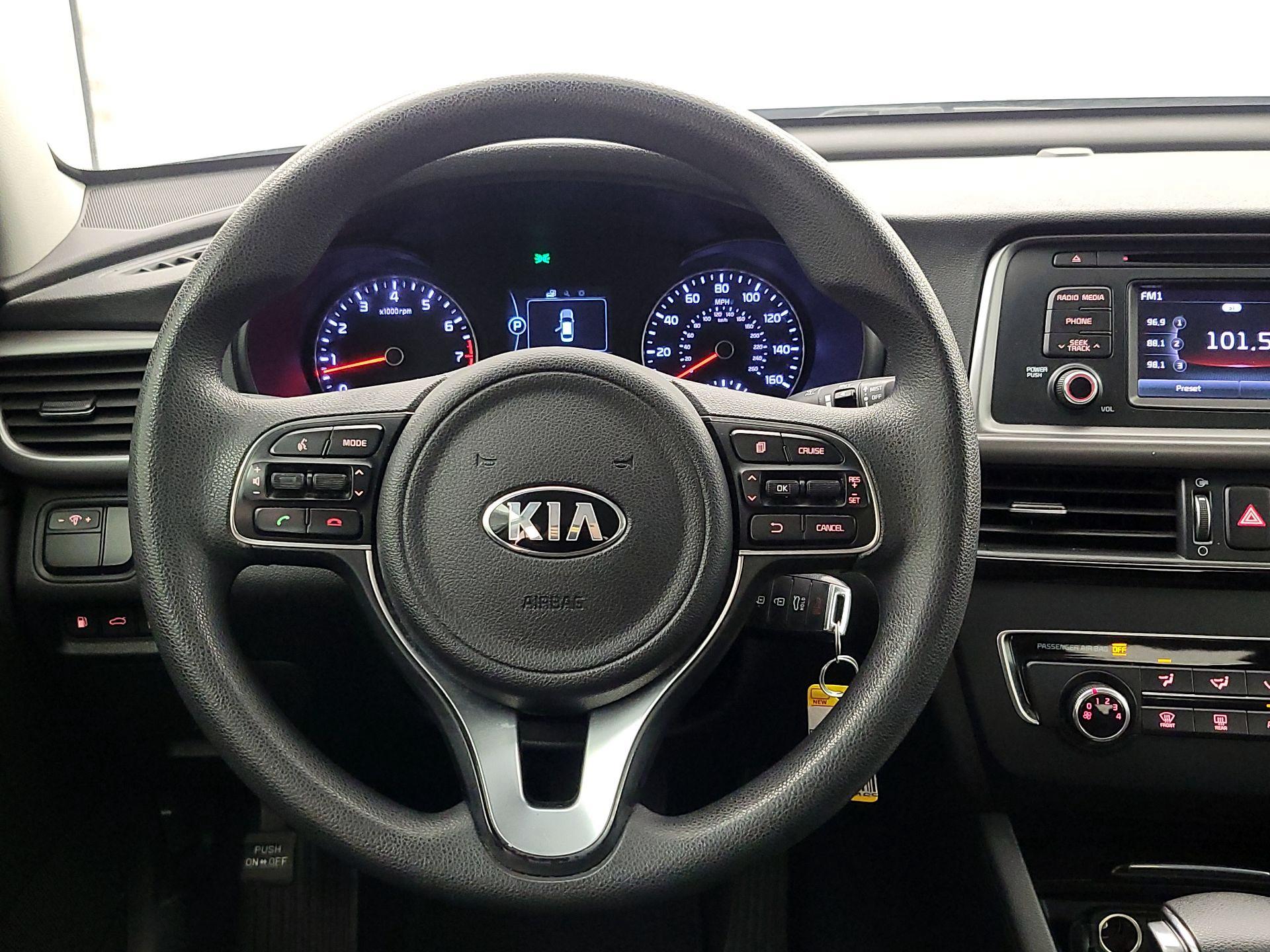 Thumbnail: 2016 Kia Optima - 10