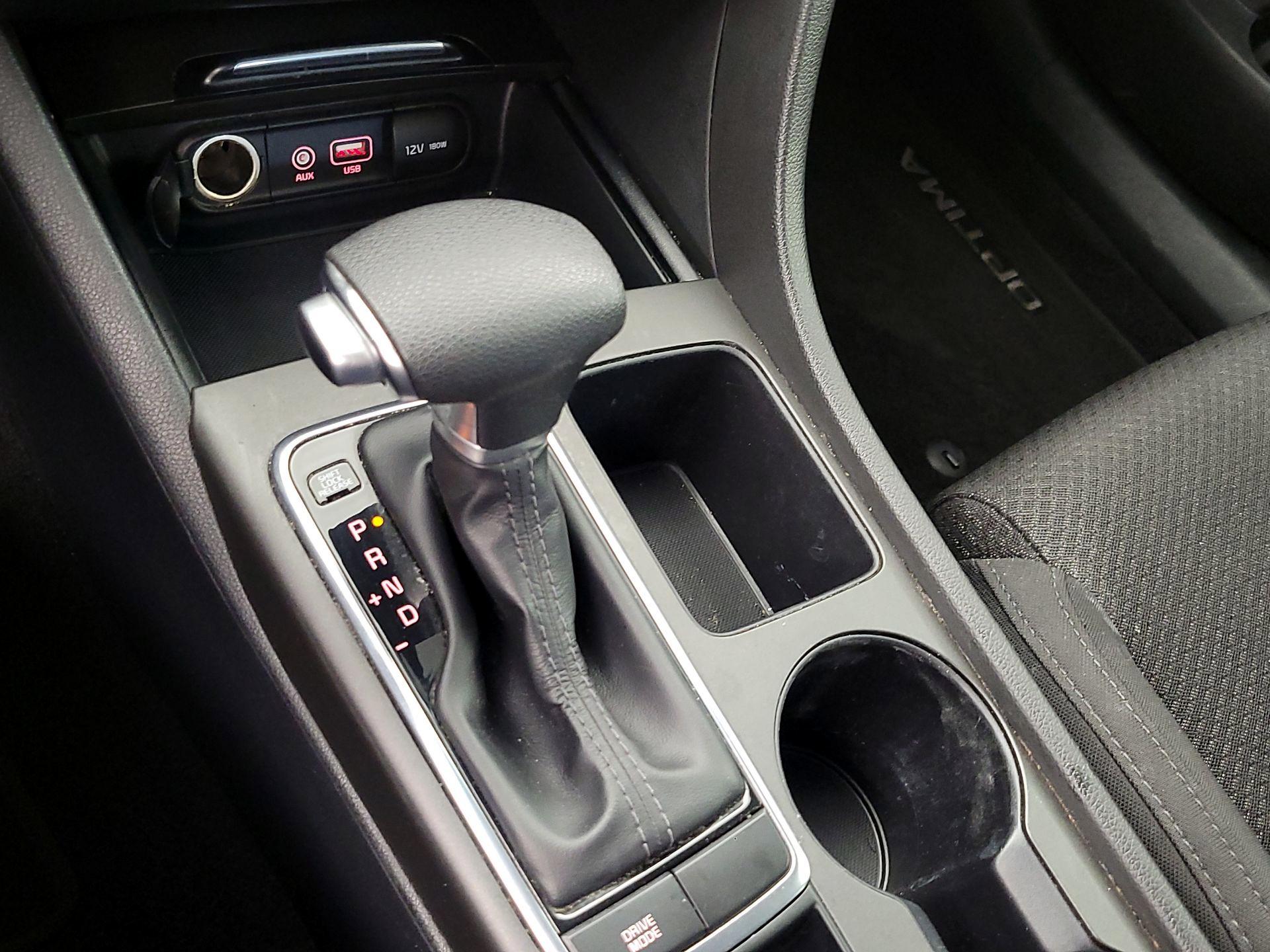 Thumbnail: 2016 Kia Optima - 17