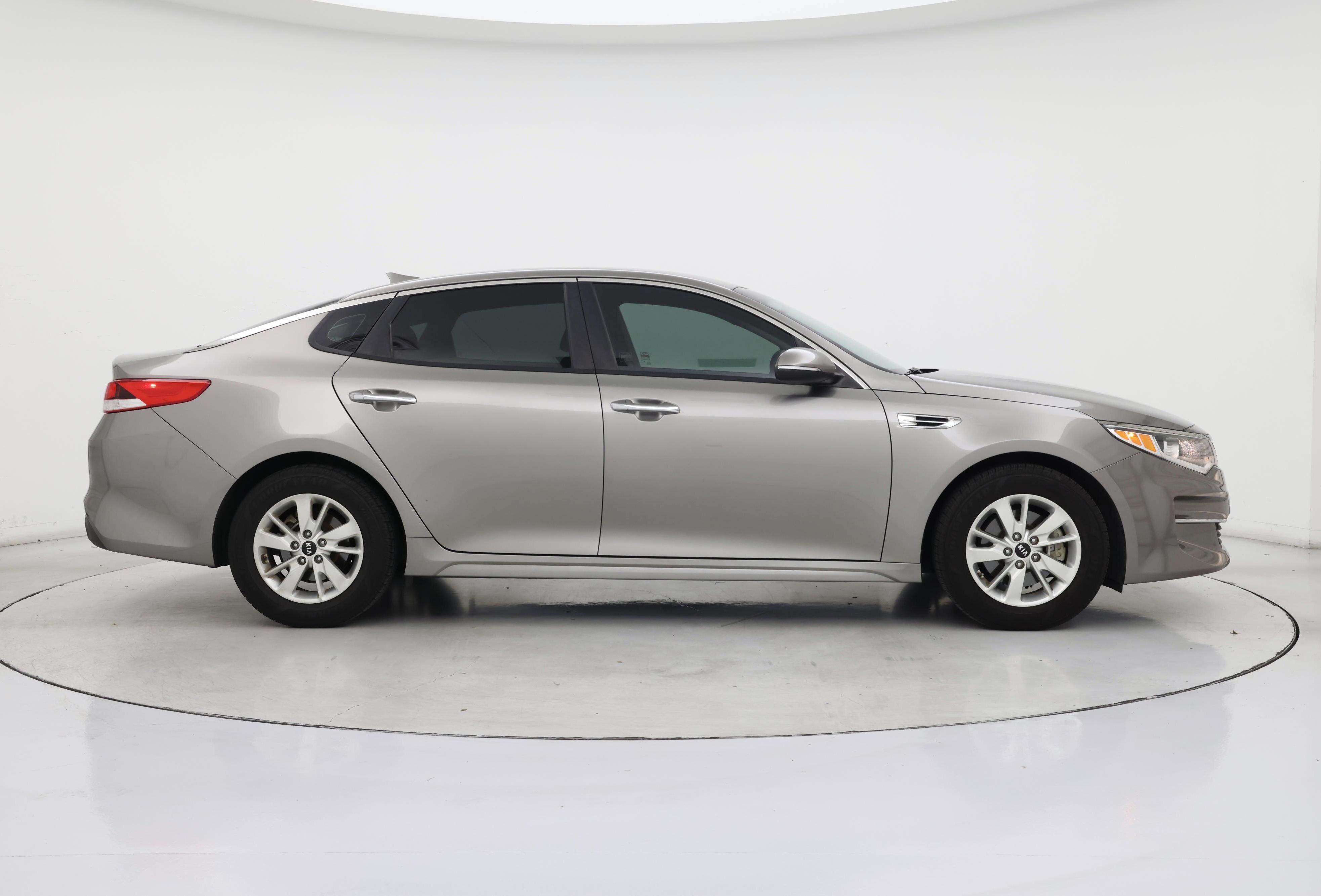 Thumbnail: 2016 Kia Optima - 7