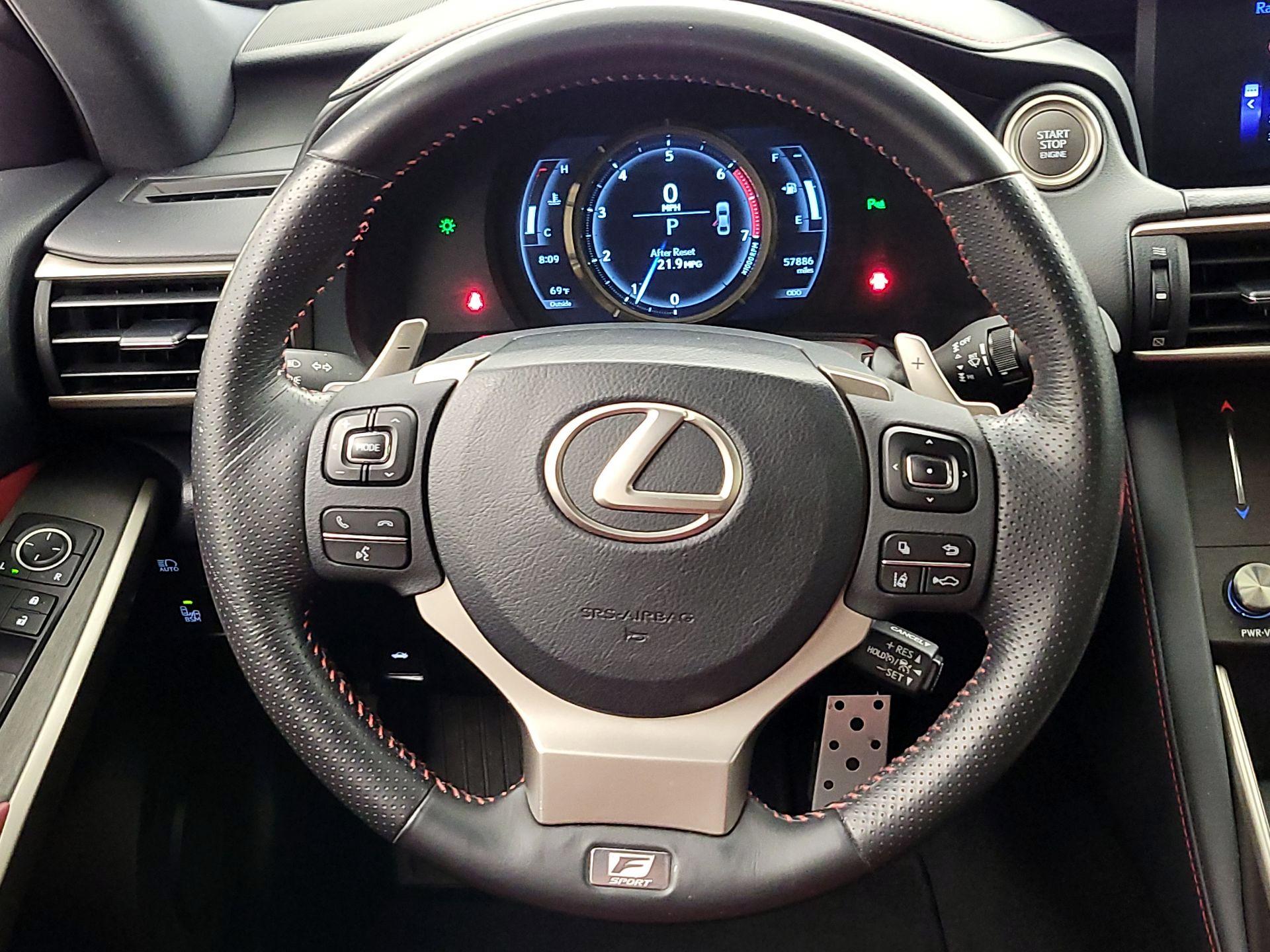 Thumbnail: 2019 Lexus IS - 10