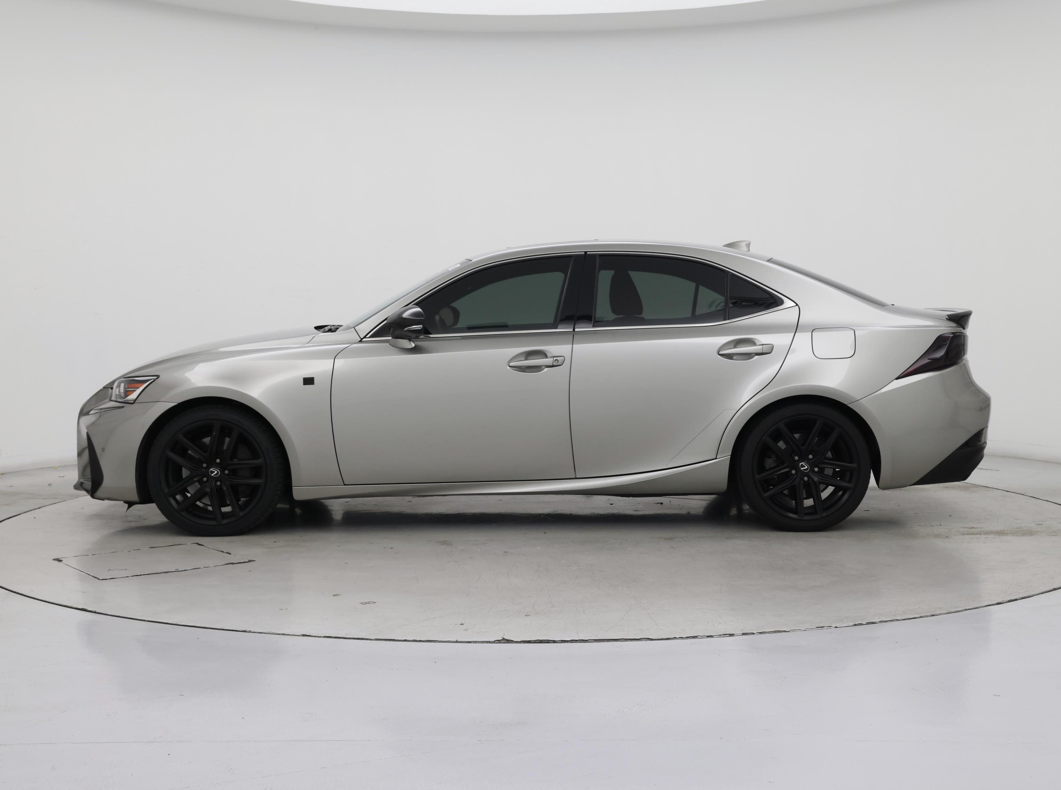 Thumbnail: 2019 Lexus IS - 3