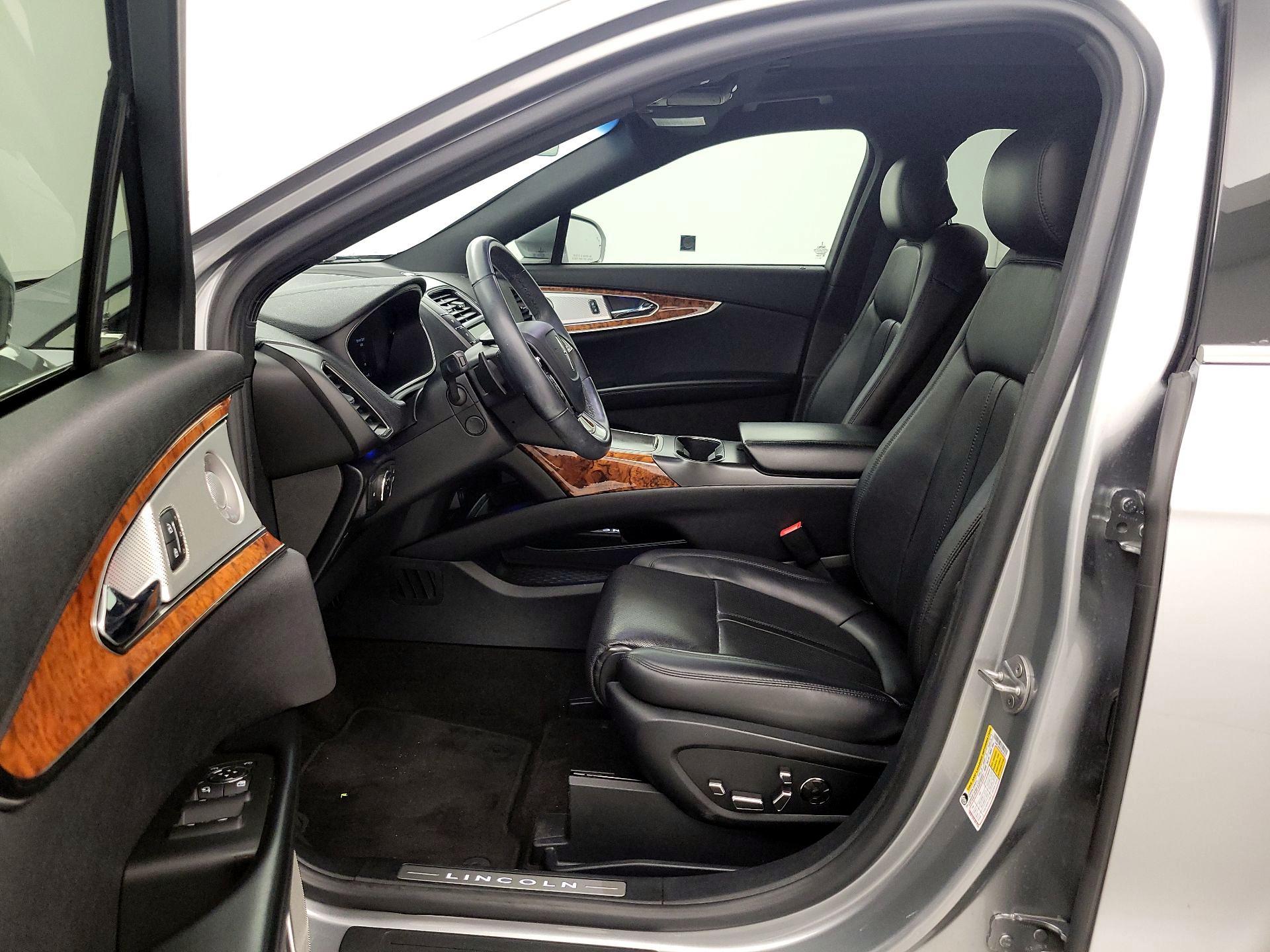 Thumbnail: 2020 Lincoln Nautilus - 11