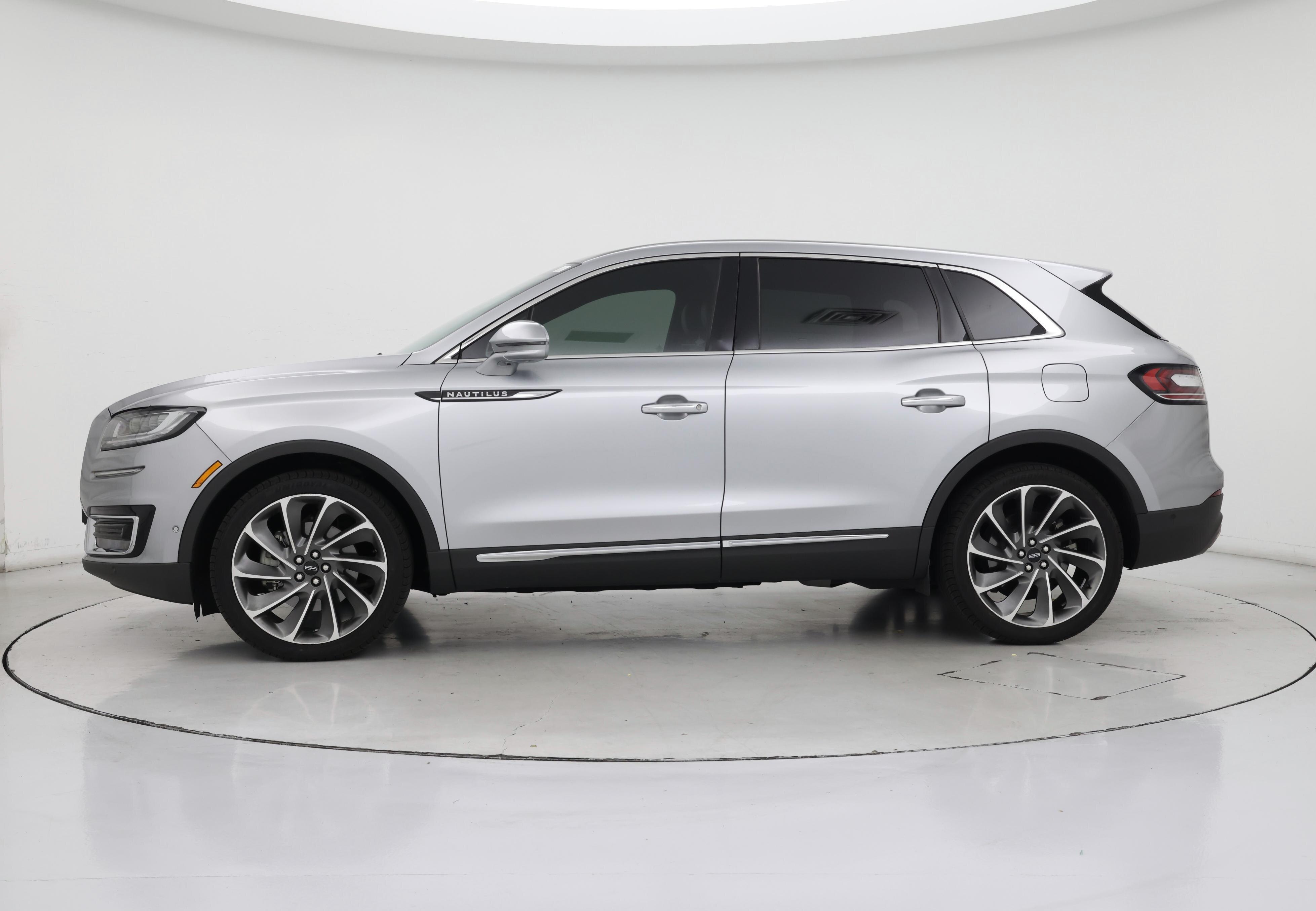 Thumbnail: 2020 Lincoln Nautilus - 3