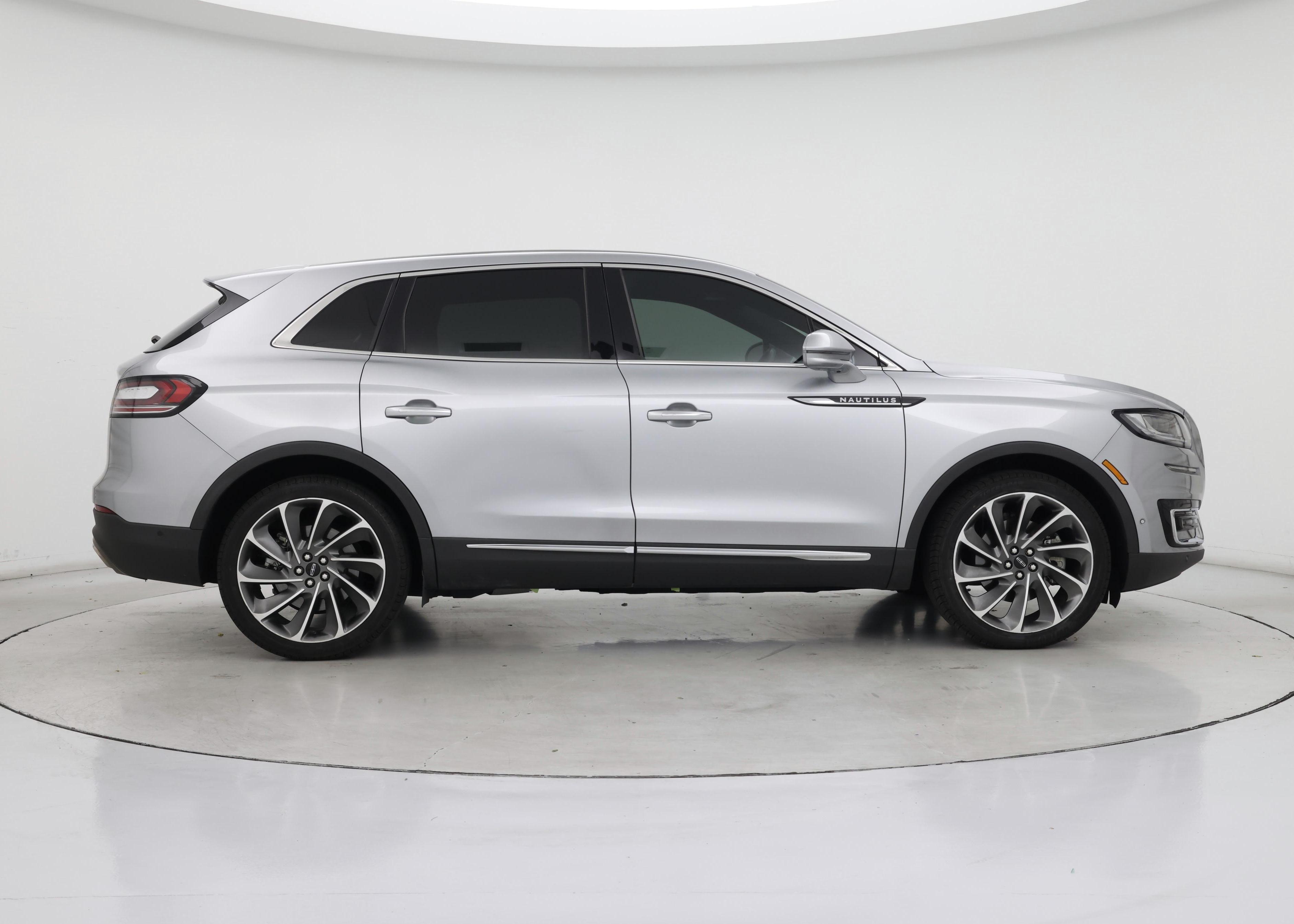 Thumbnail: 2020 Lincoln Nautilus - 7