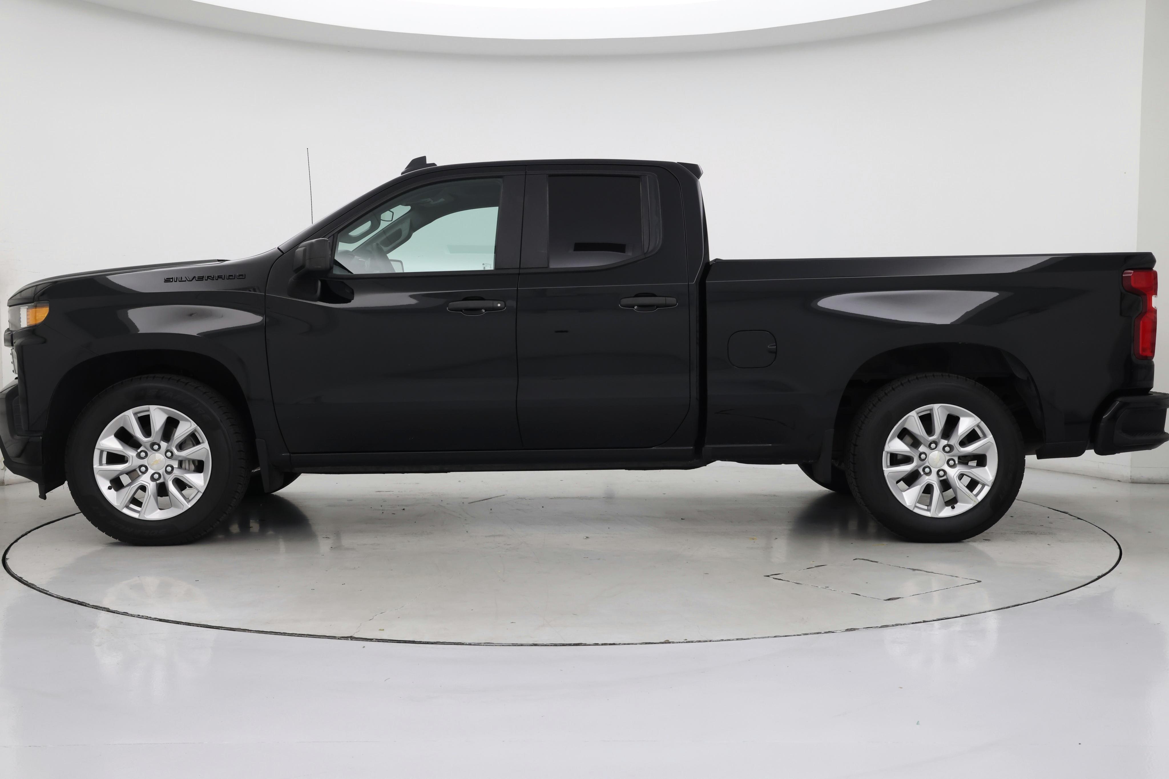 Thumbnail: 2020 Chevrolet Silverado 1500 - 3