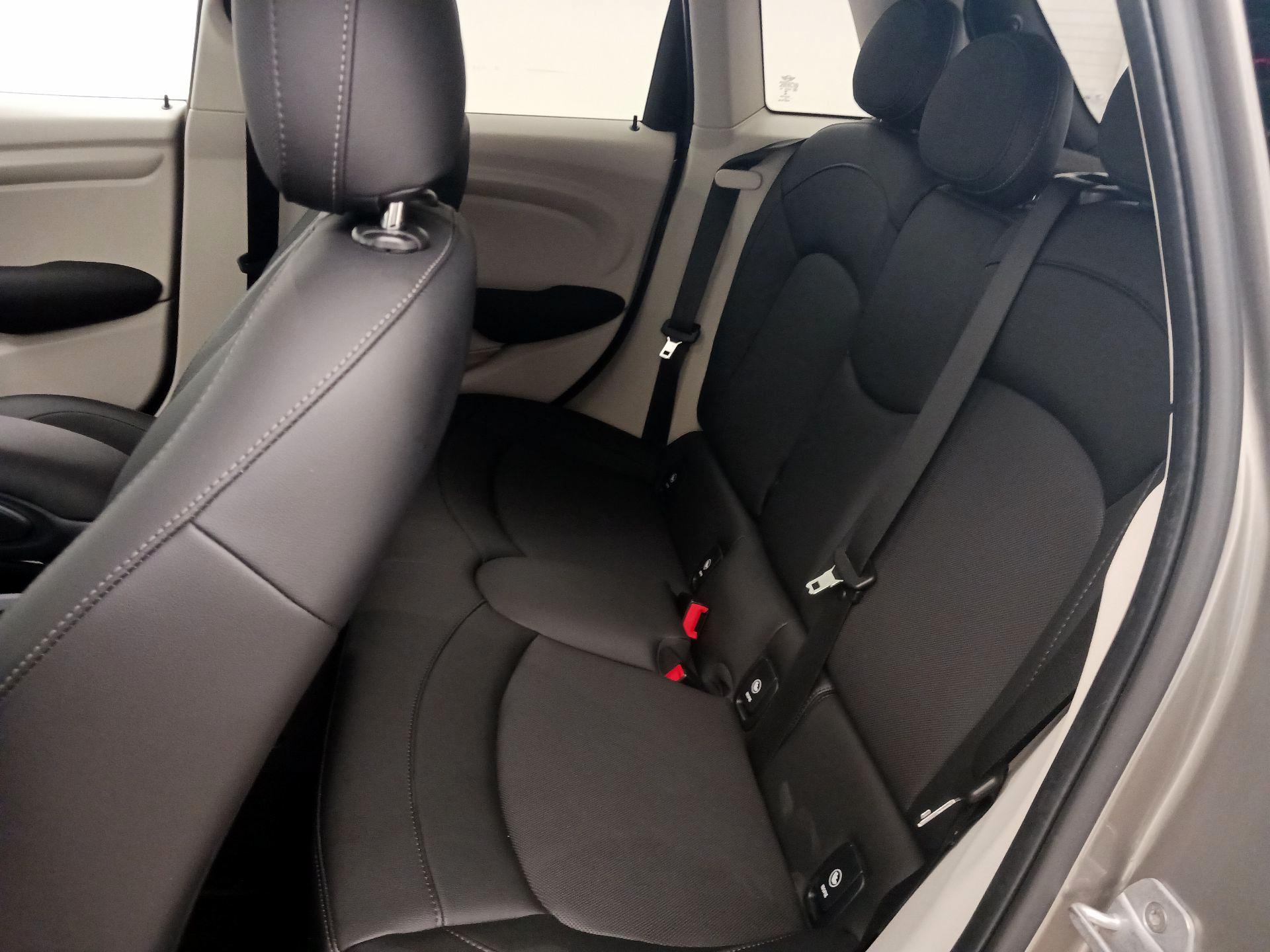 Thumbnail: 2018 MINI Cooper Hardtop - 19