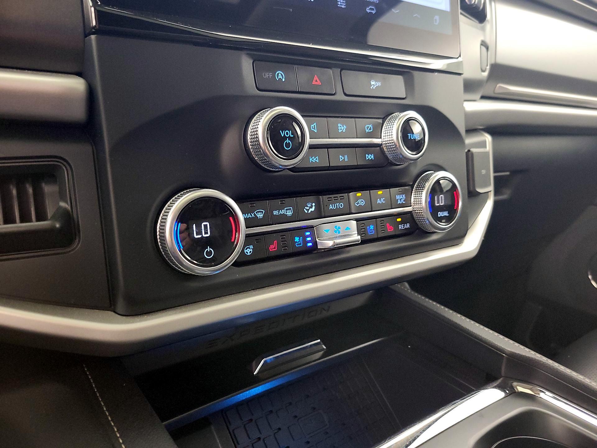 Thumbnail: 2024 Ford Expedition - 17
