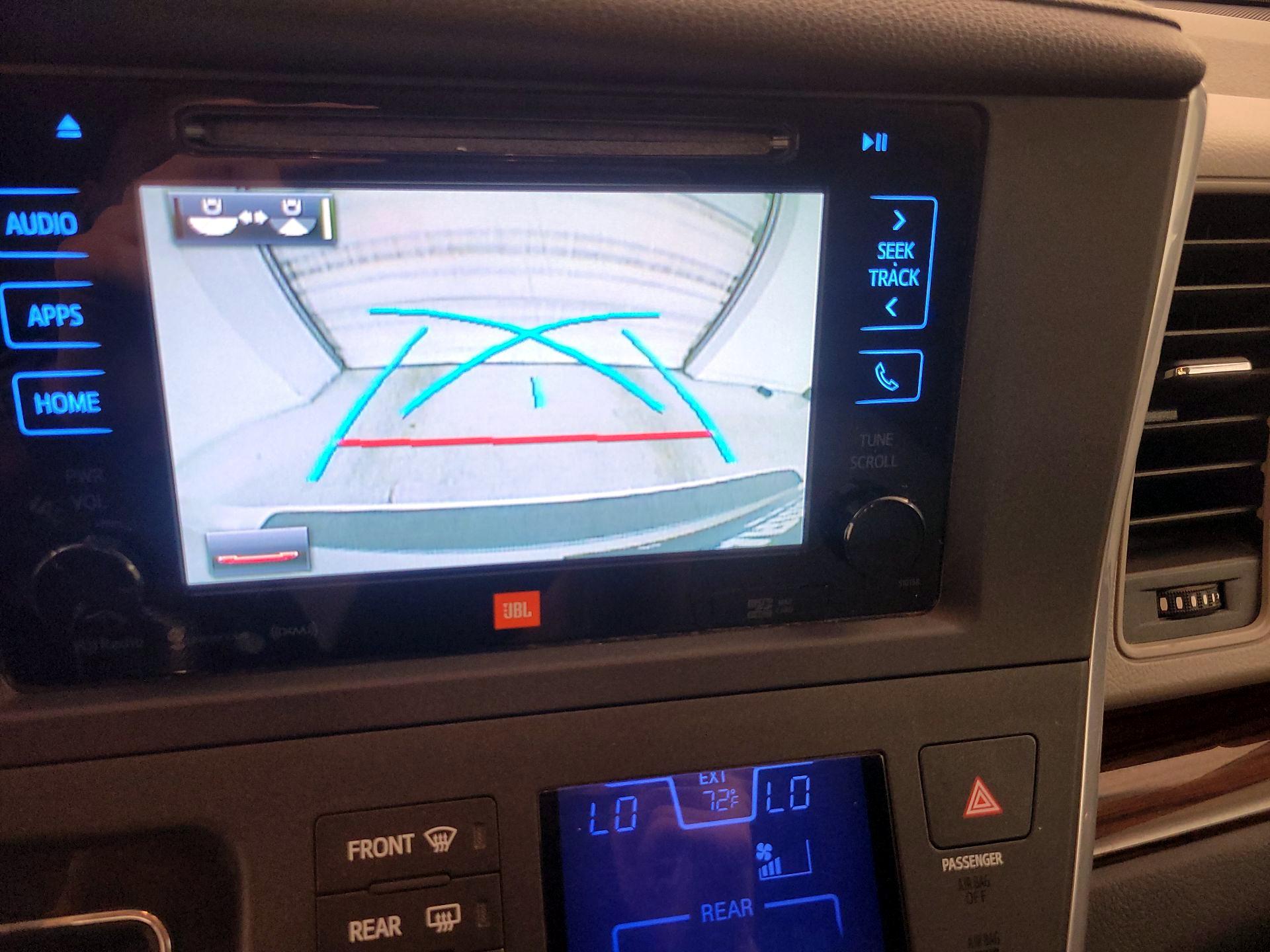 Thumbnail: 2016 Toyota Sienna - 14