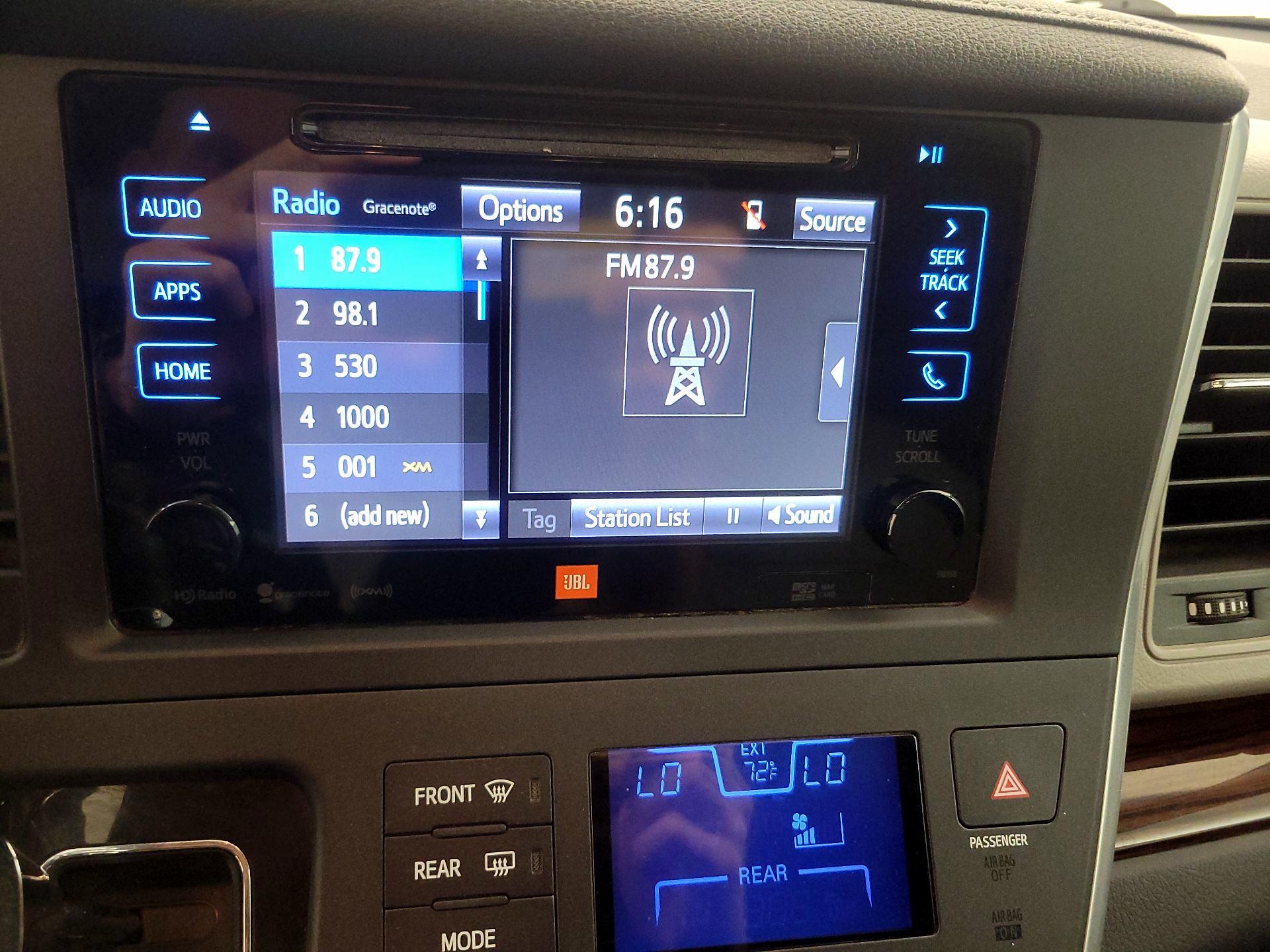 Thumbnail: 2016 Toyota Sienna - 15