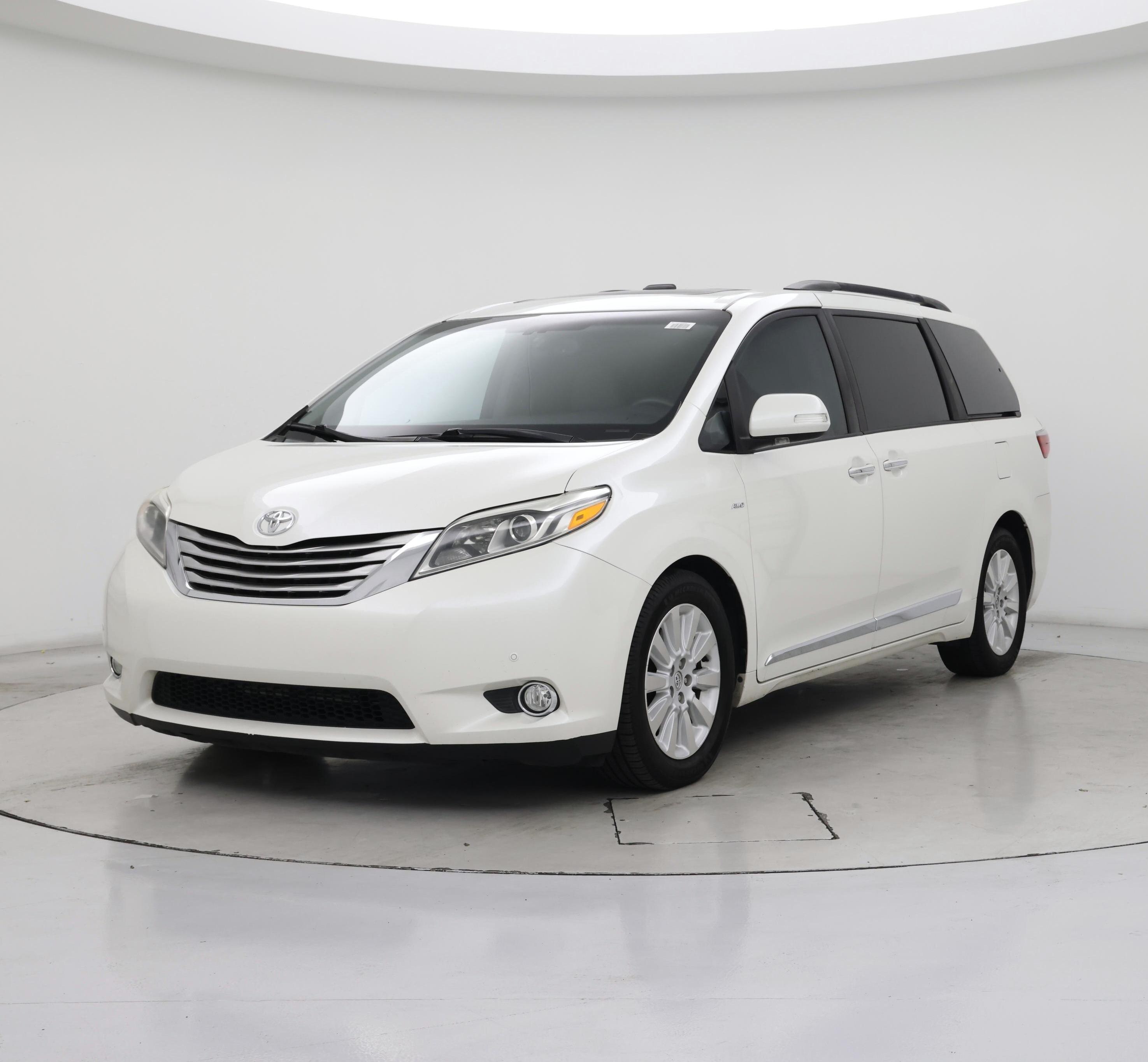 Thumbnail: 2016 Toyota Sienna - 4